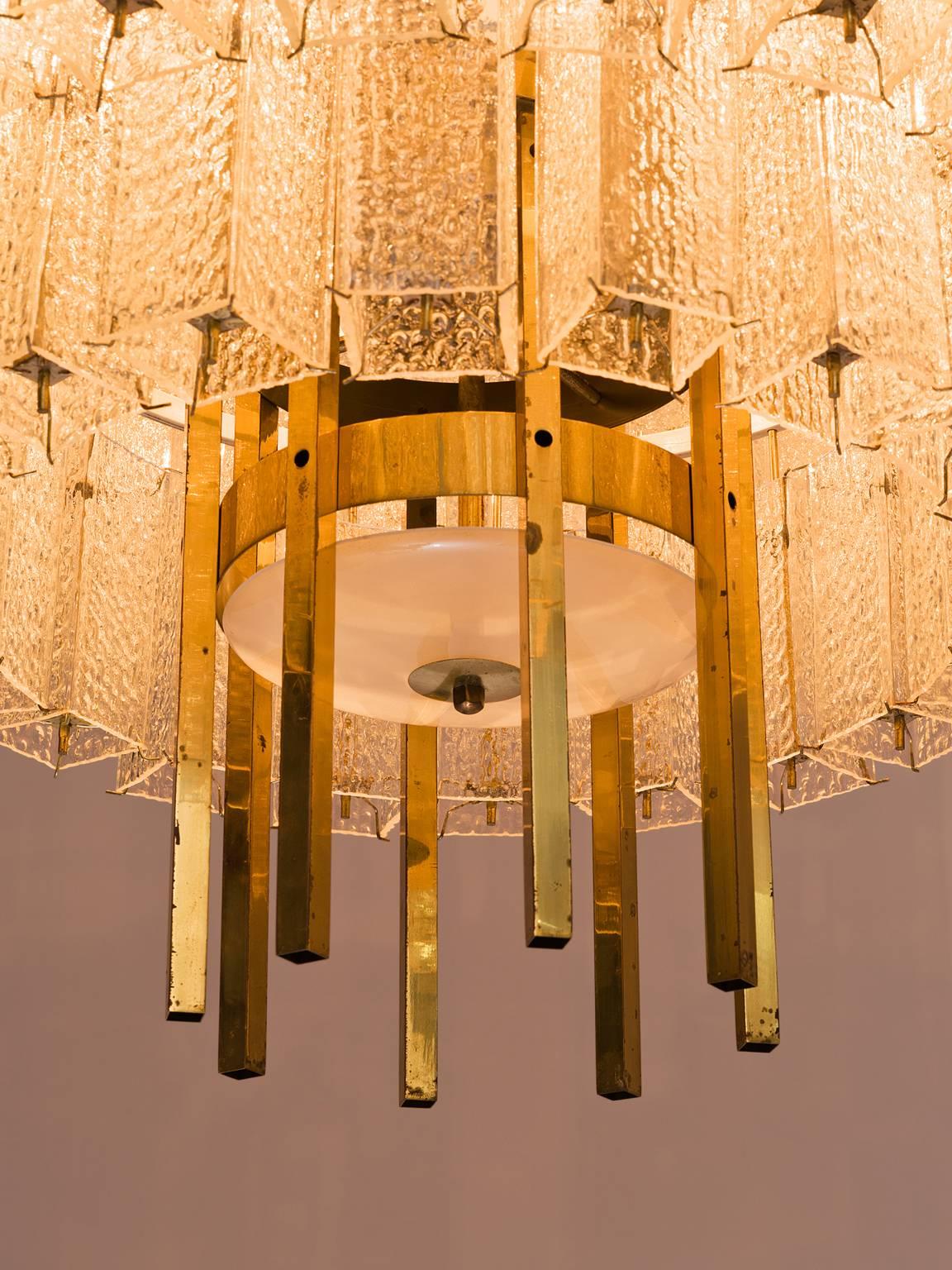 Pair of Large Circular Chandelier in Brass and Structured Glass In Good Condition In Waalwijk, NL