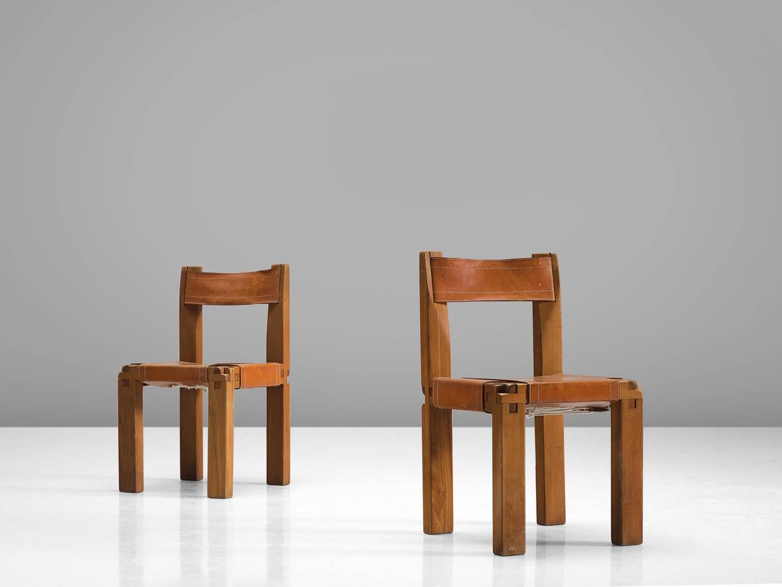 Pierre Chapo Set of Six Dining Chairs in Solid Elm and Cognac Leather In Good Condition In Waalwijk, NL