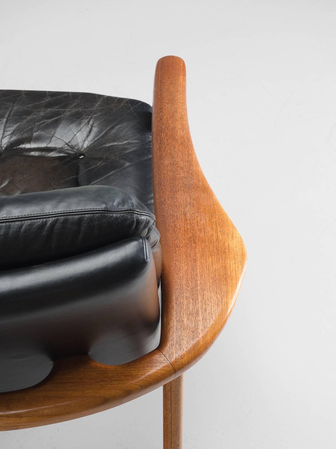 Danish Pair of Original Black Leather Teak Lounge Chairs 3