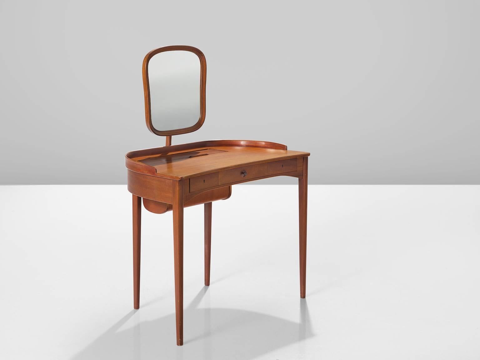 1950s vanity table