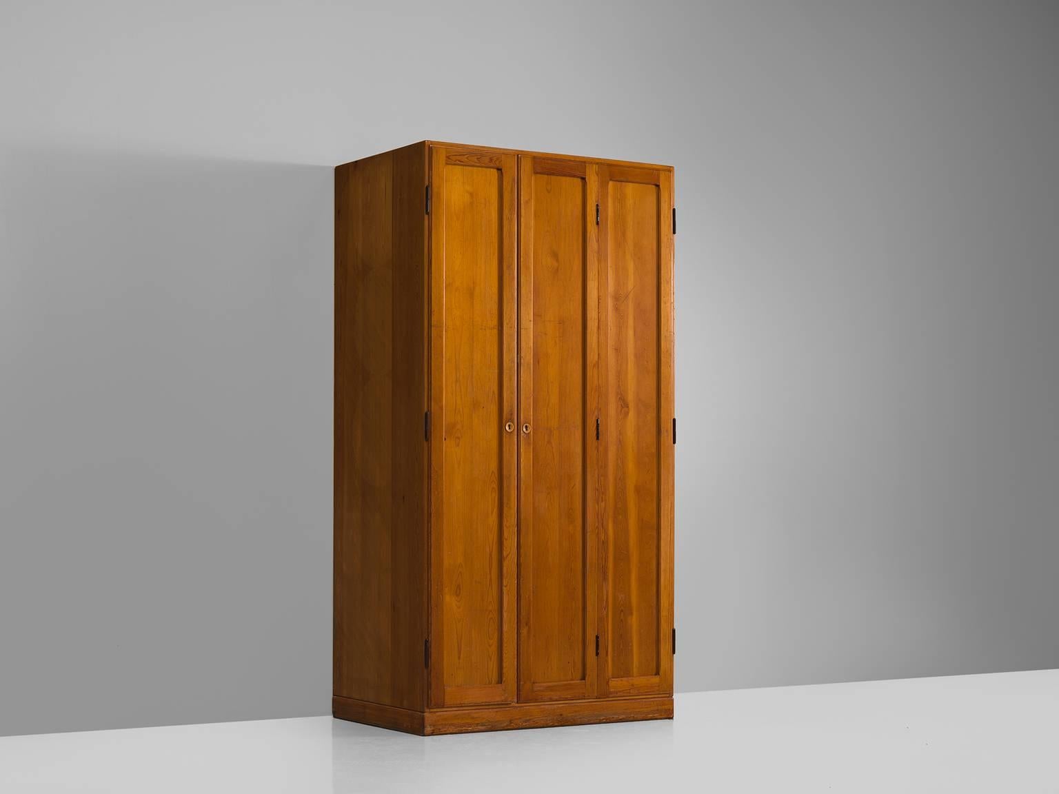 Børge Mogensen for FDB, cabinet, pine, Denmark, 1950s

This modest Danish wardrobe has two normal doors and one folding door provides plenty of storage. The cabinet is exemplary for the modest woodwork of Mogensen's design. It is a cabinet that is