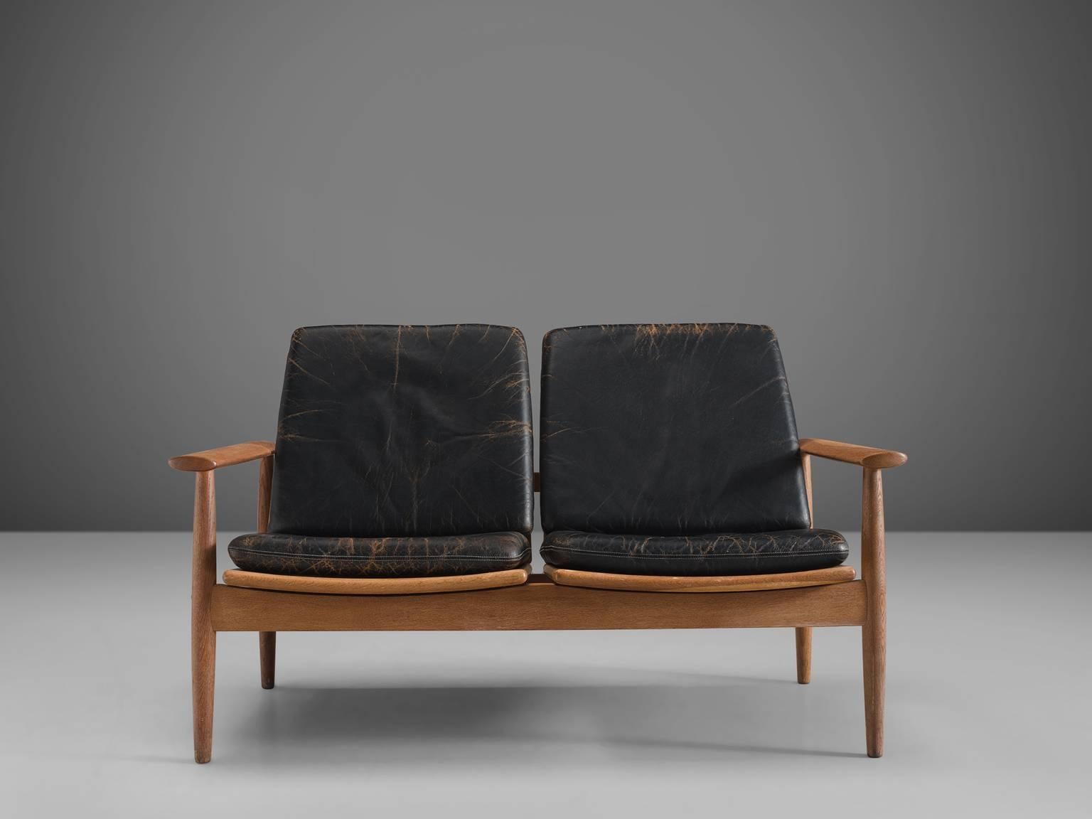 Johan Hagen Oak Settee in Original Leather In Good Condition In Waalwijk, NL