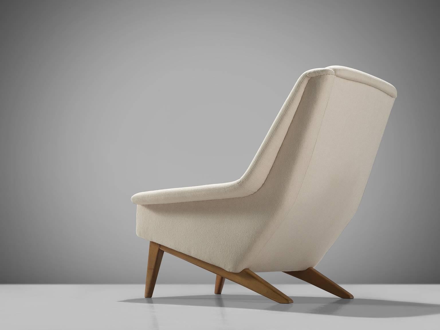 Scandinavian Modern Fritz Hansen Lounge Chair in Fabric and Teak, ca. 1955