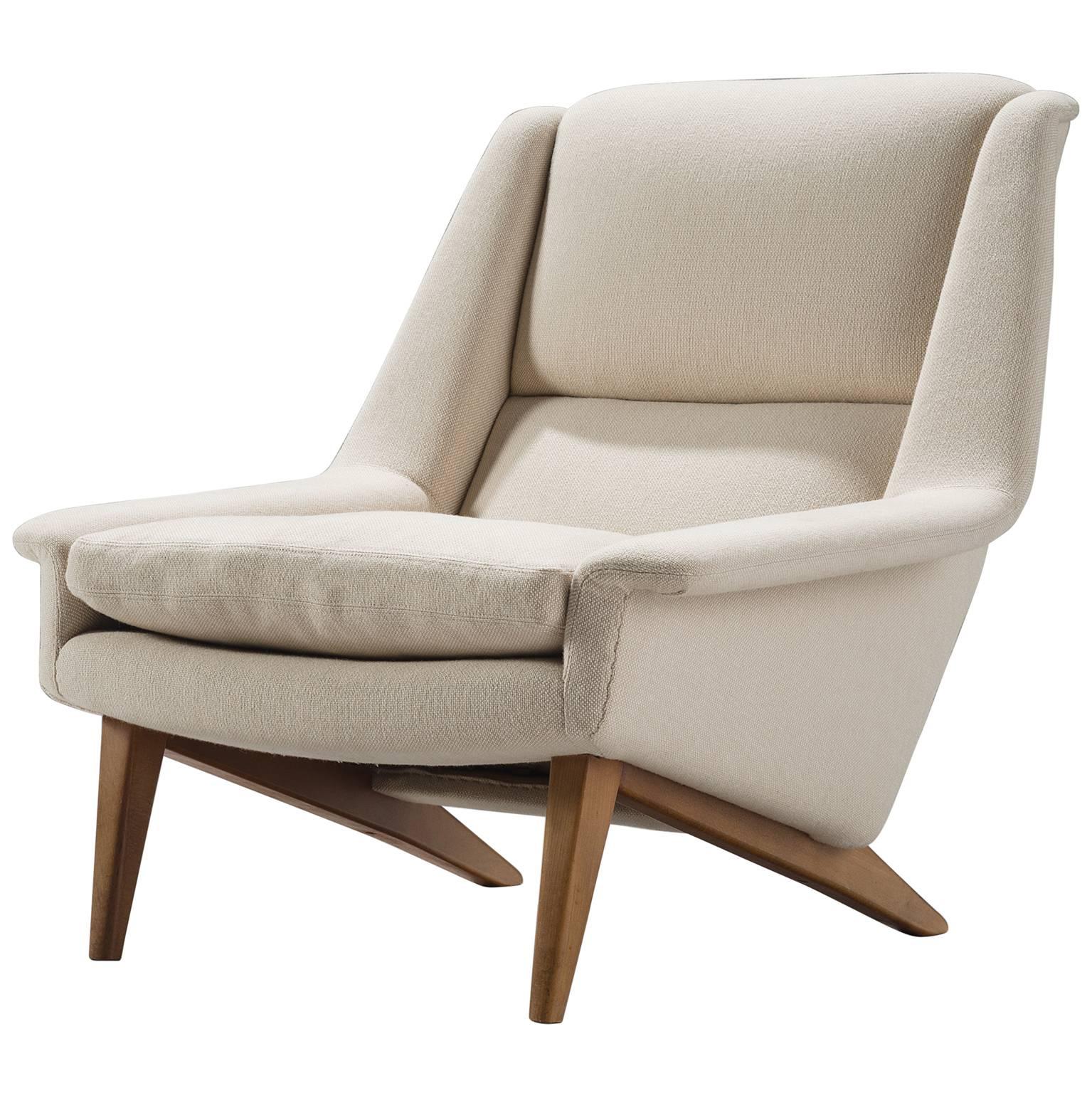 Fritz Hansen Lounge Chair in Fabric and Teak, ca. 1955