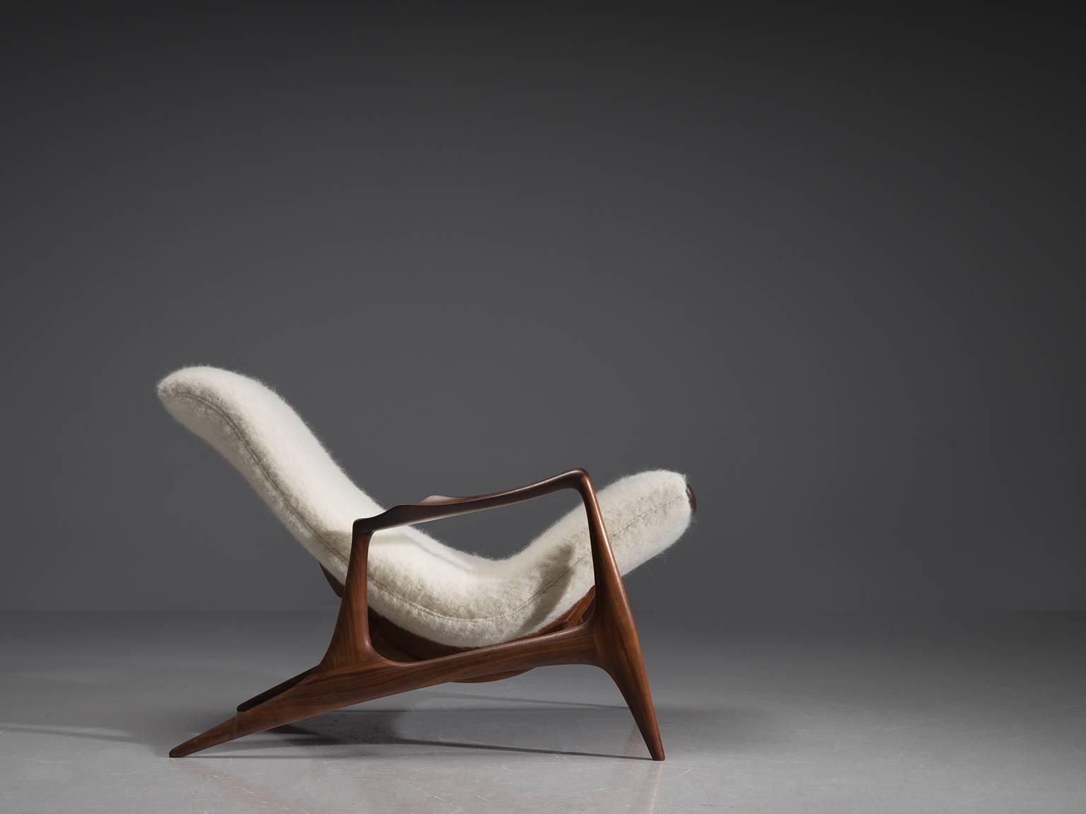 Vladimir Kagan Walnut Contour Chair Reupholstered in Wool In Excellent Condition In Waalwijk, NL
