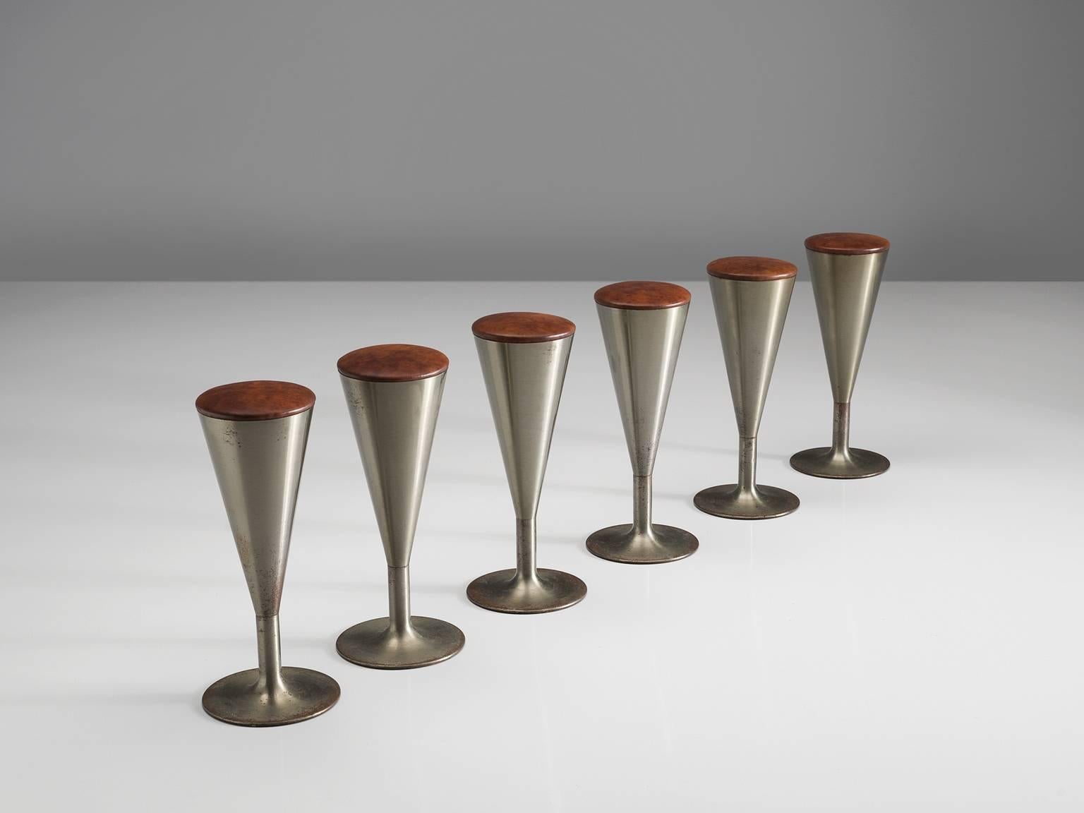 Leo Thafvelin for Johanson design, set of six bar stools, steel and leather, Sweden, 1960s.

This eccentric set of six bar stools is designed by the Swede Leo Thafvelin. They are
produced by Johanson design in Markaryd, Sweden. The stools are