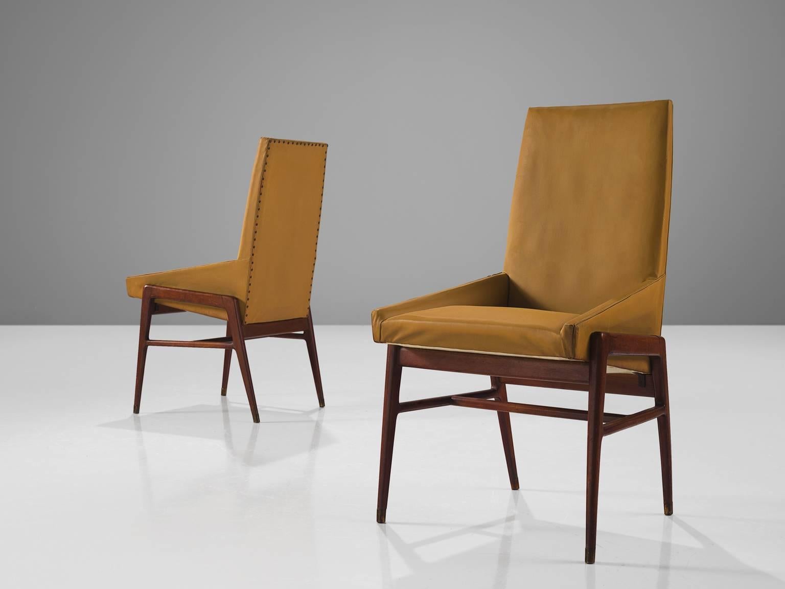 Set of Six Italian Ocre Leatherette Dining Chairs in Walnut In Good Condition In Waalwijk, NL