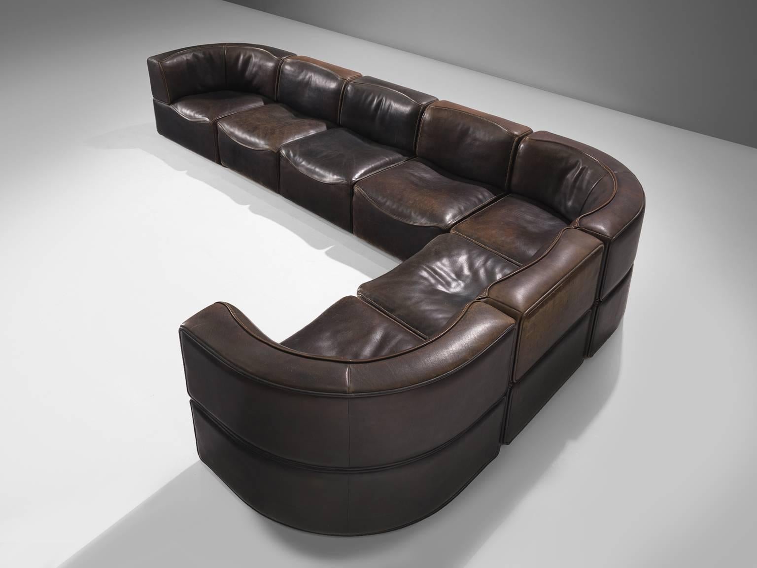 De Sede', DS15 sofa, patinated brown leather, seven elements, Switzerland, 1970s.

Thick, high-quality modular sofa made by De Sede in Switzerland in the 1970s. Due to the separate elements, the couch can be used in a variety of different positions.