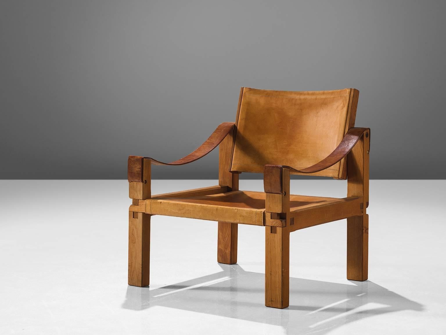 Pierre Chapo, S10X lounge chair, elm and leather, France, 1960s.

This lounge chair is designed by Pierre Chapo. The chair is based on Chapo's 48 x 72 assembly principle. The S10 chair is most likely a reference to Corbusier's LC2. It was a very