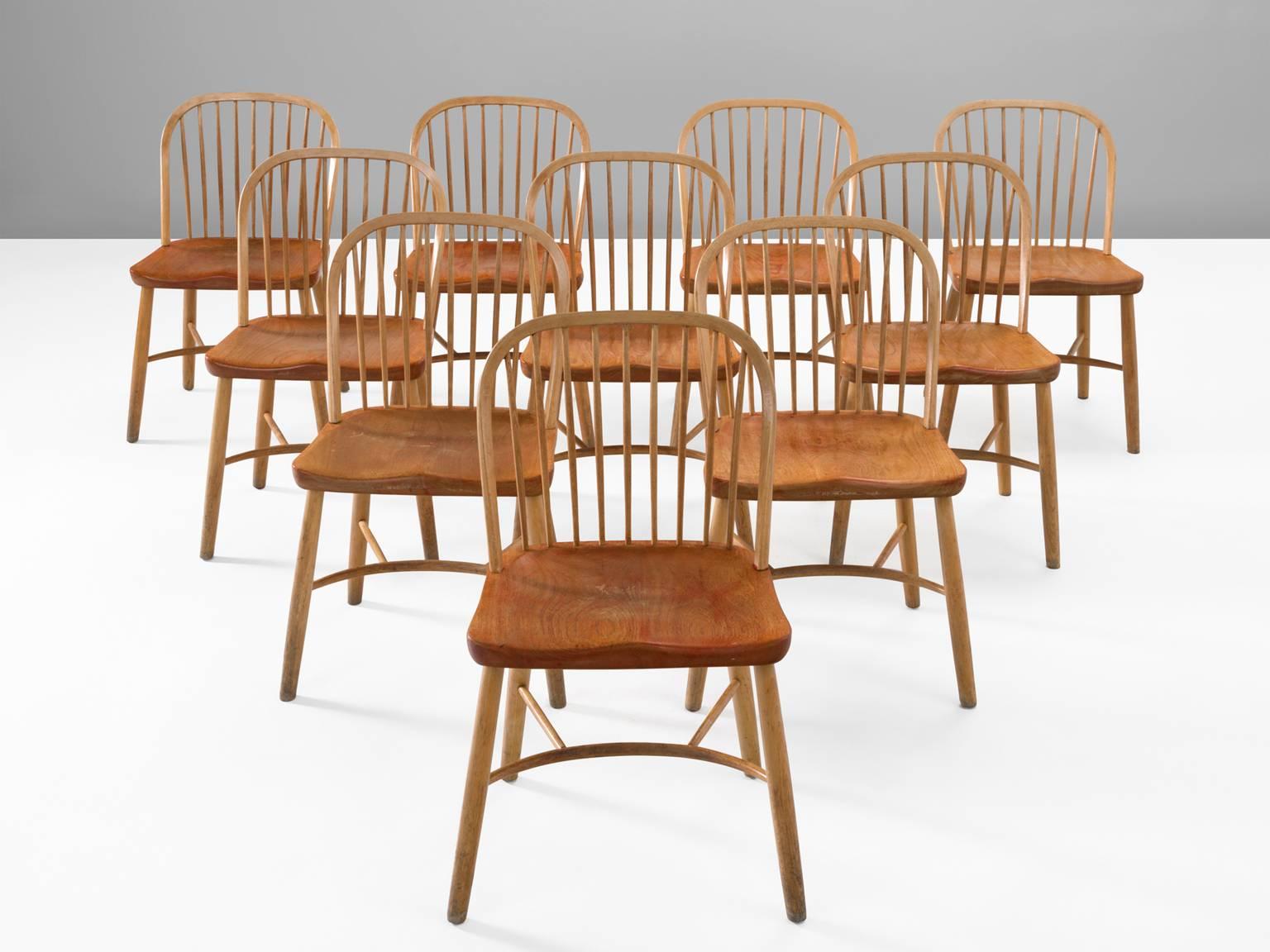 Palle Suenson, dining chairs in teak and beech, Denmark, 1940s.

These modern windsor type chairs were designed by Palle Suenson. The chairs are produced by Fritz Hansen in the 1940s under architectural supervision for the City Hall in Aarhus,