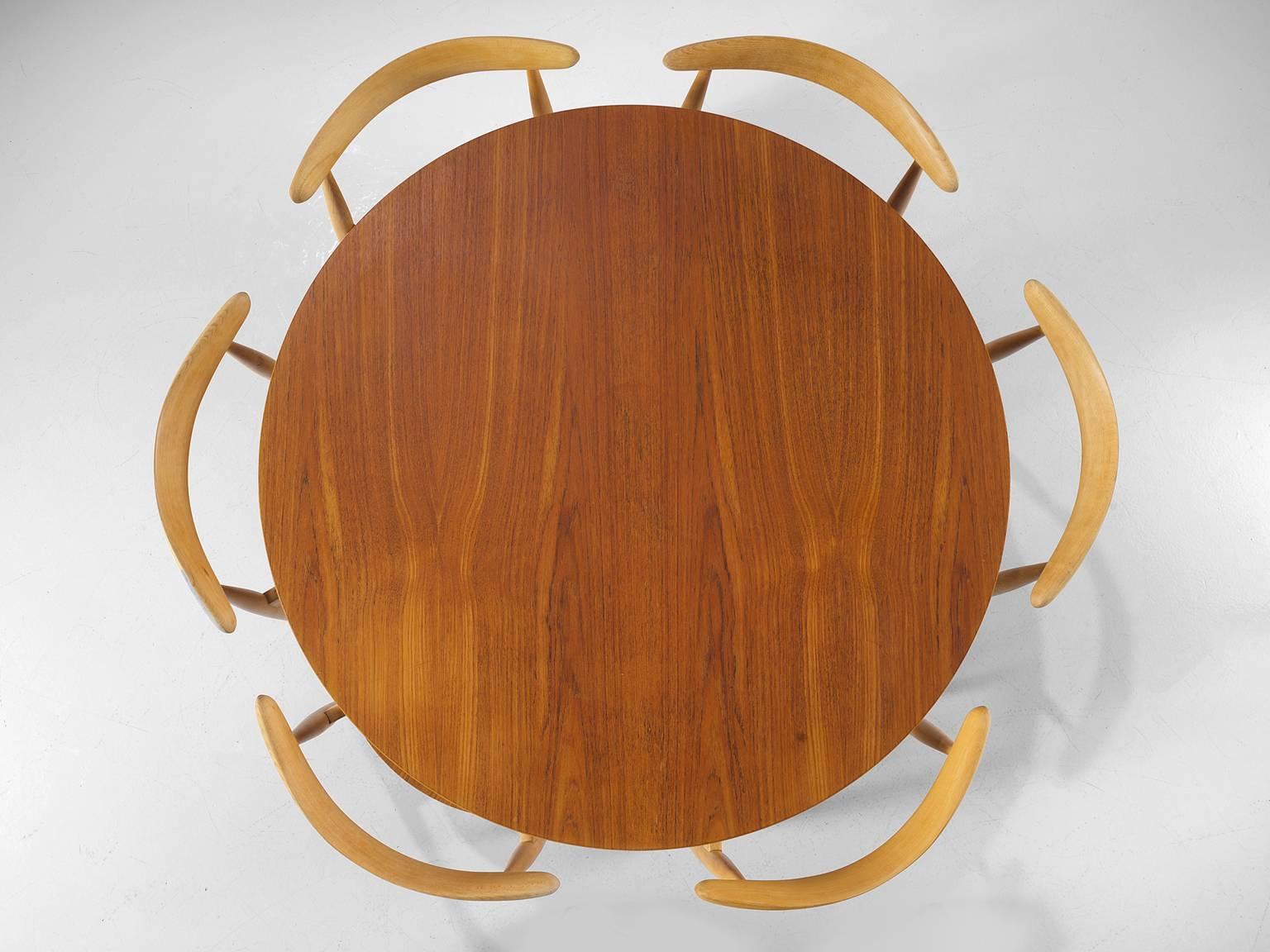 heart dining set