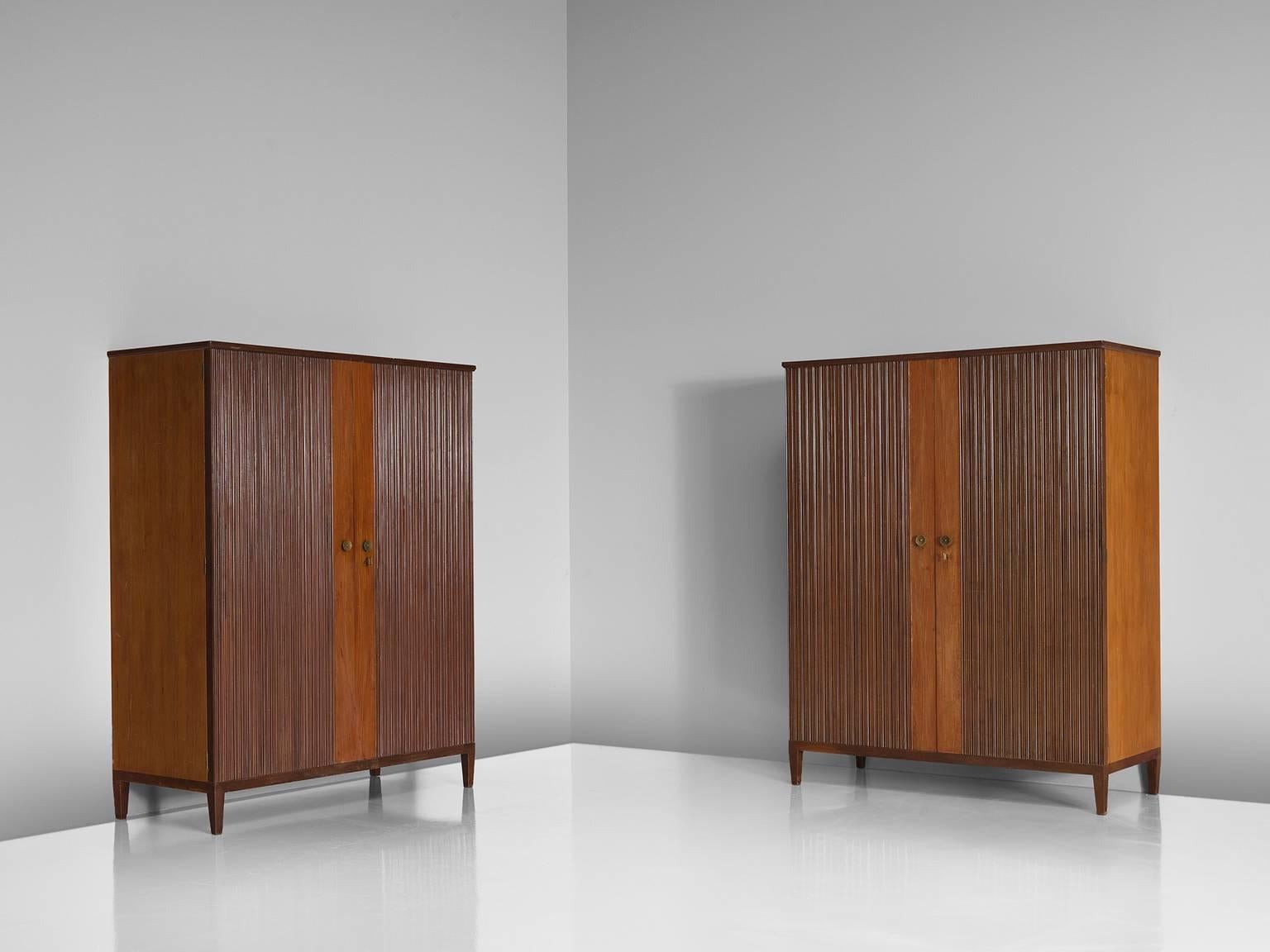 Pair of Midcentury Ribbed Chests with Brass Details In Good Condition In Waalwijk, NL