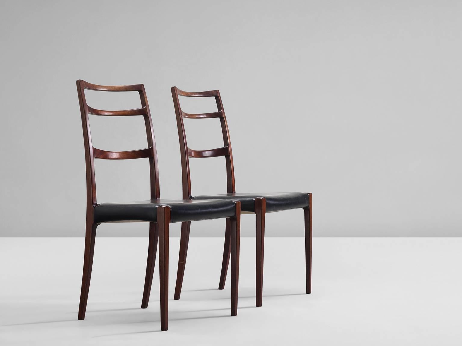 Gunni Omann Danish Dining Chairs in Black Leather and Mahogany In Good Condition In Waalwijk, NL