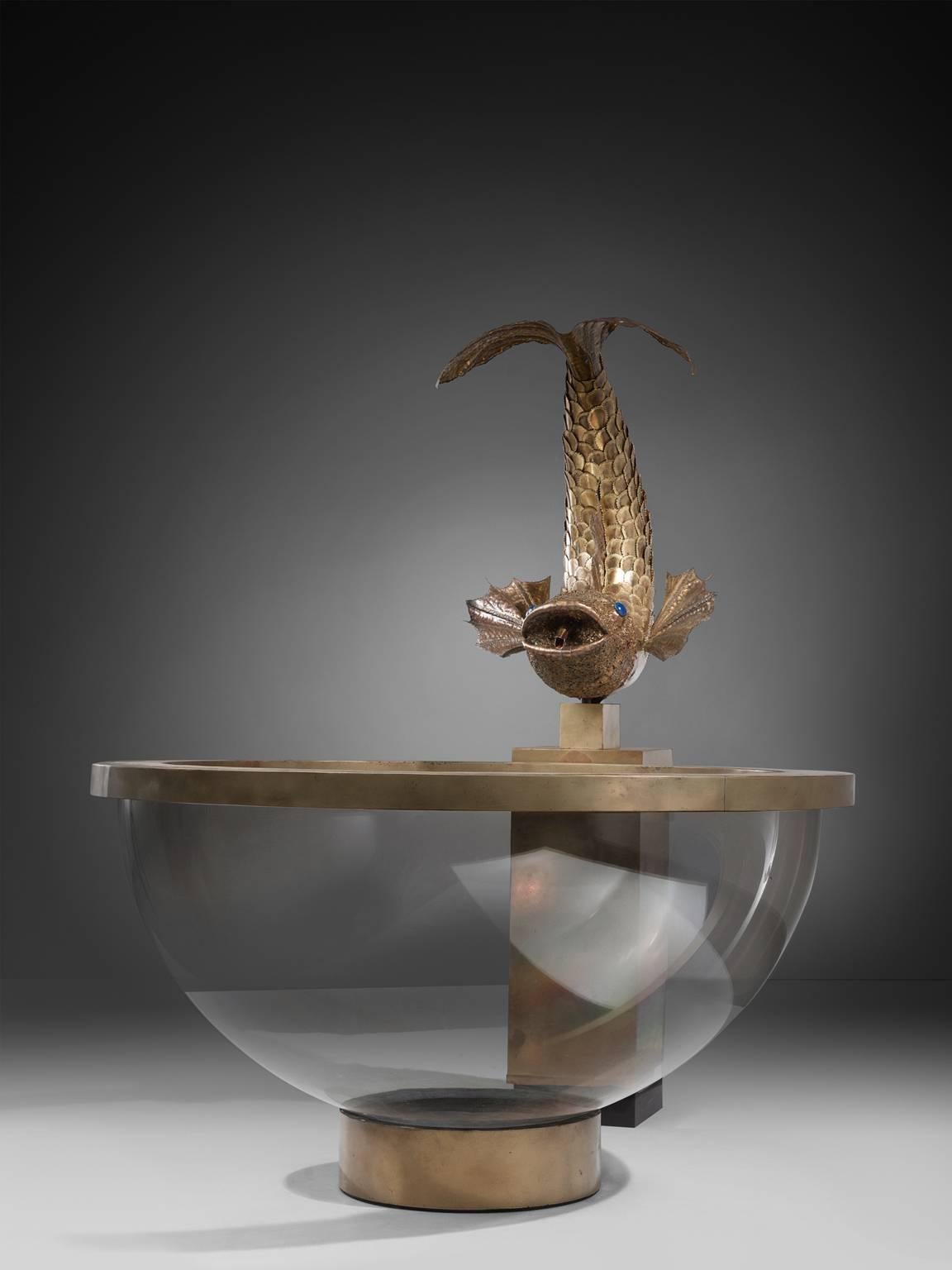 Hollywood Regency Luxurious Fish Fountain in Brass and Lucite, France, 1960s