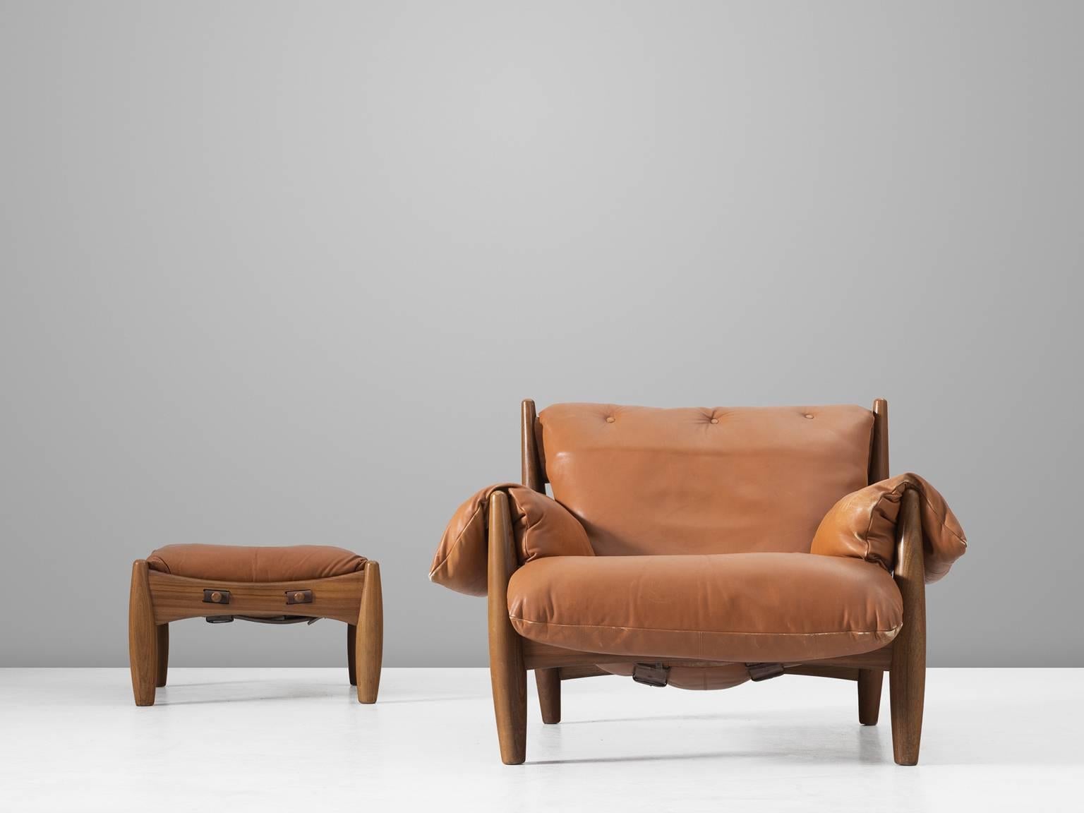 Sergio Rodrigues 'Sheriff' Lounge Chair with Ottoman in Original Cognac Leather In Good Condition In Waalwijk, NL