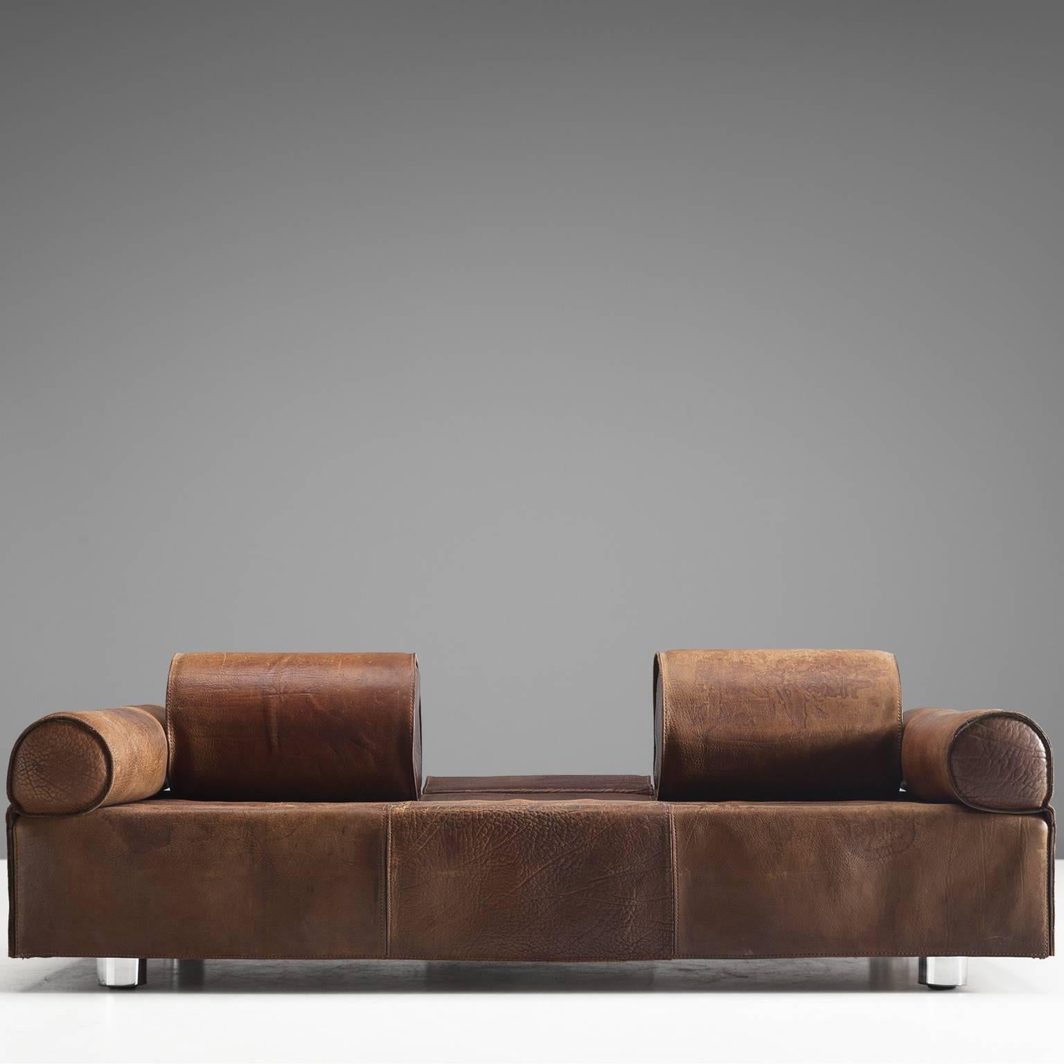 Sofa, in leather and metal, by Marzio Cecchie, Italy, 1970s 

Rare daybed by Italian designer Marzio Cecchi. This sofa is made of thick dark brown buffalo leather. An admirable patina is visible on the leather. Traces of age and use has created a