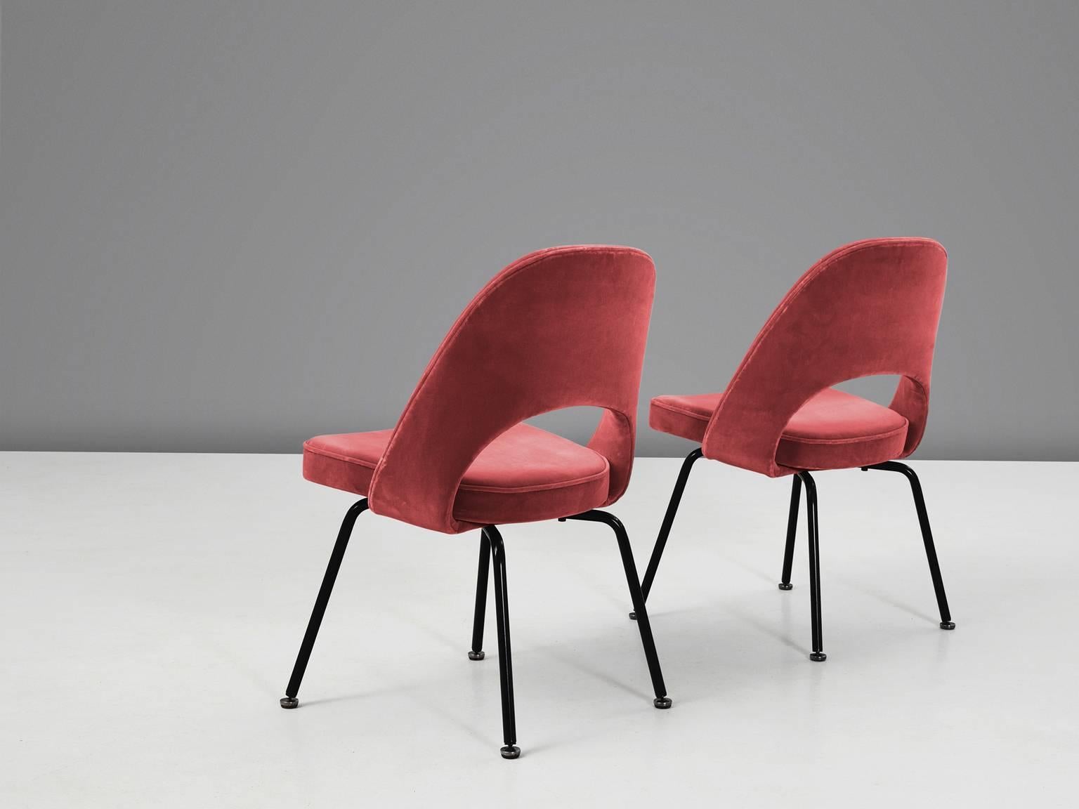 Eero Saarinen for Knoll International Reupholstered Chairs In Excellent Condition In Waalwijk, NL