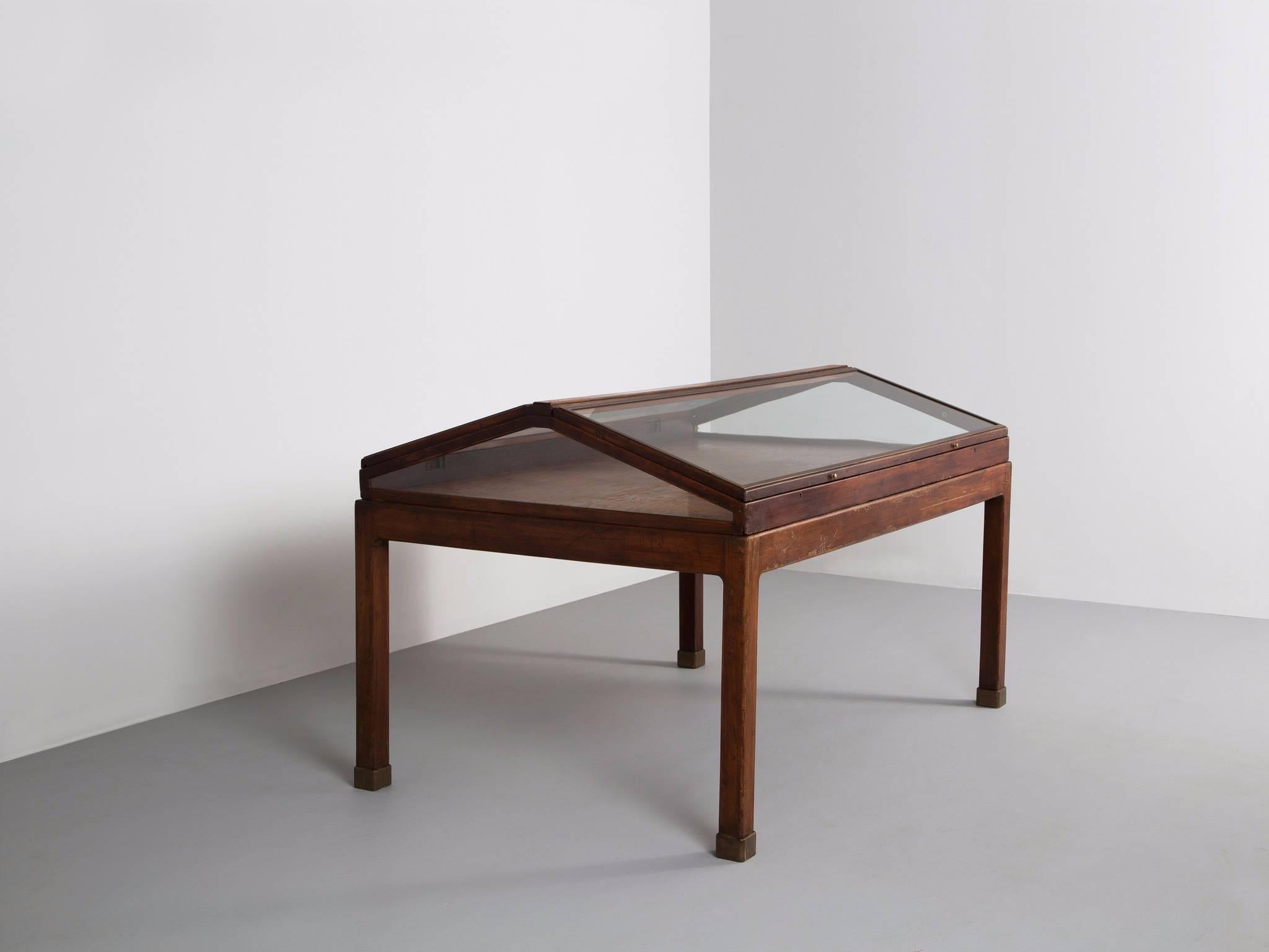 glass showcase table