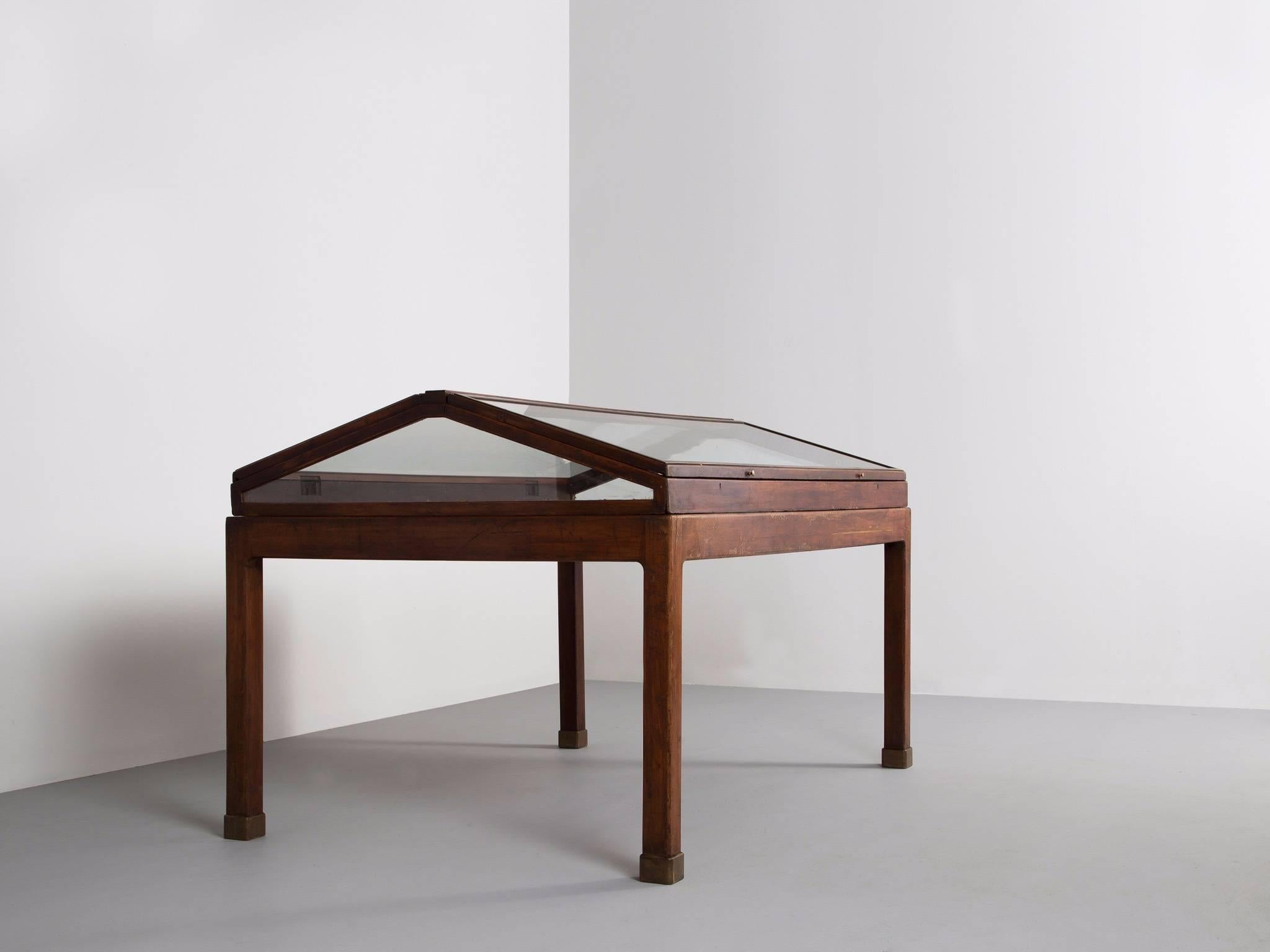 Mid-Century Modern Large Table Vitrine Showcase in Oak and Glass