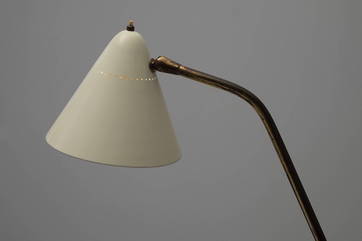 Giuseppe Ostuni Rare Floor Lamp for O-Luce, Italy, 1950s (Moderne der Mitte des Jahrhunderts)
