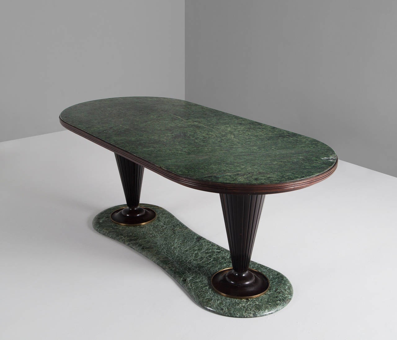Elegant Centre Table by Vittorio Dassi (Moderne der Mitte des Jahrhunderts)