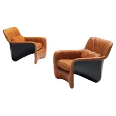 Carlo Bartoli for Arflex Pair of 'Bicia' Lounge Chairs in Leather and Fiberglass