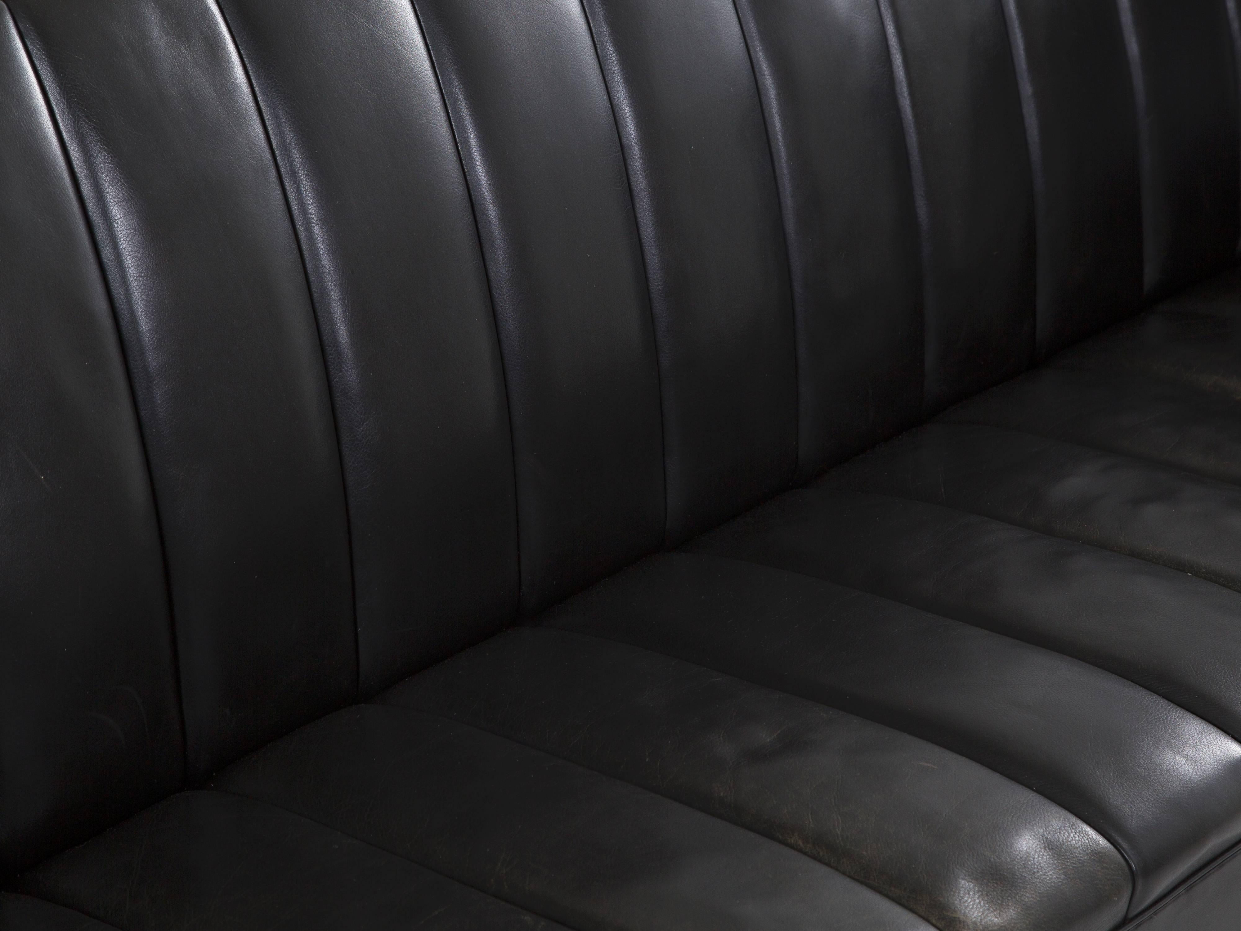 Helge Vestergaard Jensen Rare Black Leather Sofa  In Excellent Condition In Waalwijk, NL