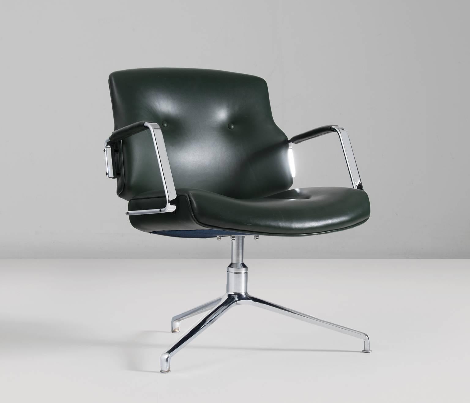 Very exclusive and rare conference or office chair (model FK-84) designed by Preben Fabricius & Jorgen Kastholm, Denmark 1970s. Manufactured by Kill International. 

This armchair is in a very good condition, both the base and the high quality