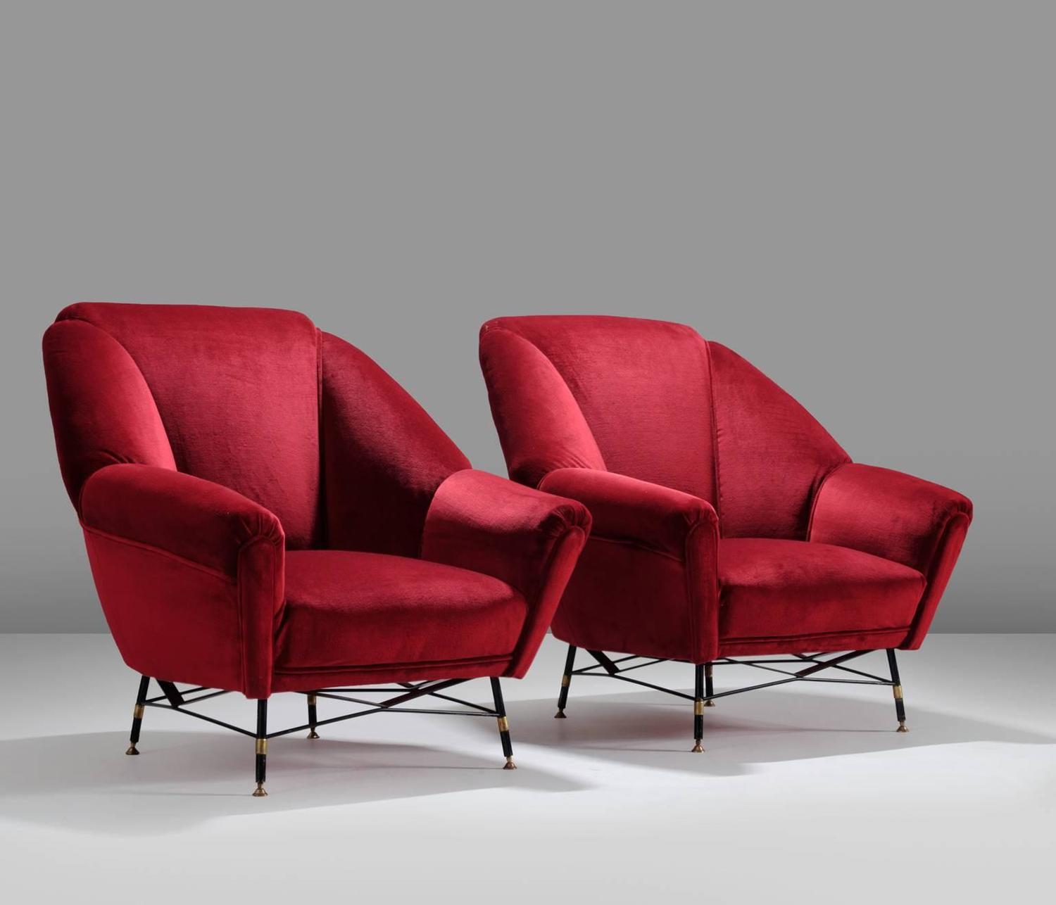 Italien Red Velvet Lounge Chair with Ottoman For Sale at