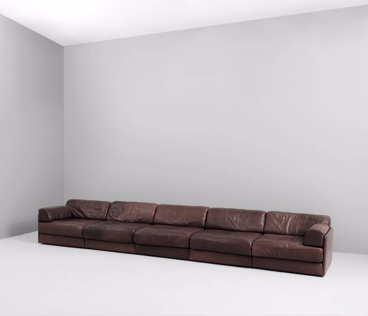 DS-76 modular sofa, leahter, De Sede, Switzerland 1970s.

Sectional sofa, consists of 7 elements, in dark brown leather. High quality sofa from de Swiss brand DeSede. Very comfortable and elegant. Due the modular pieces this is a highly versatile