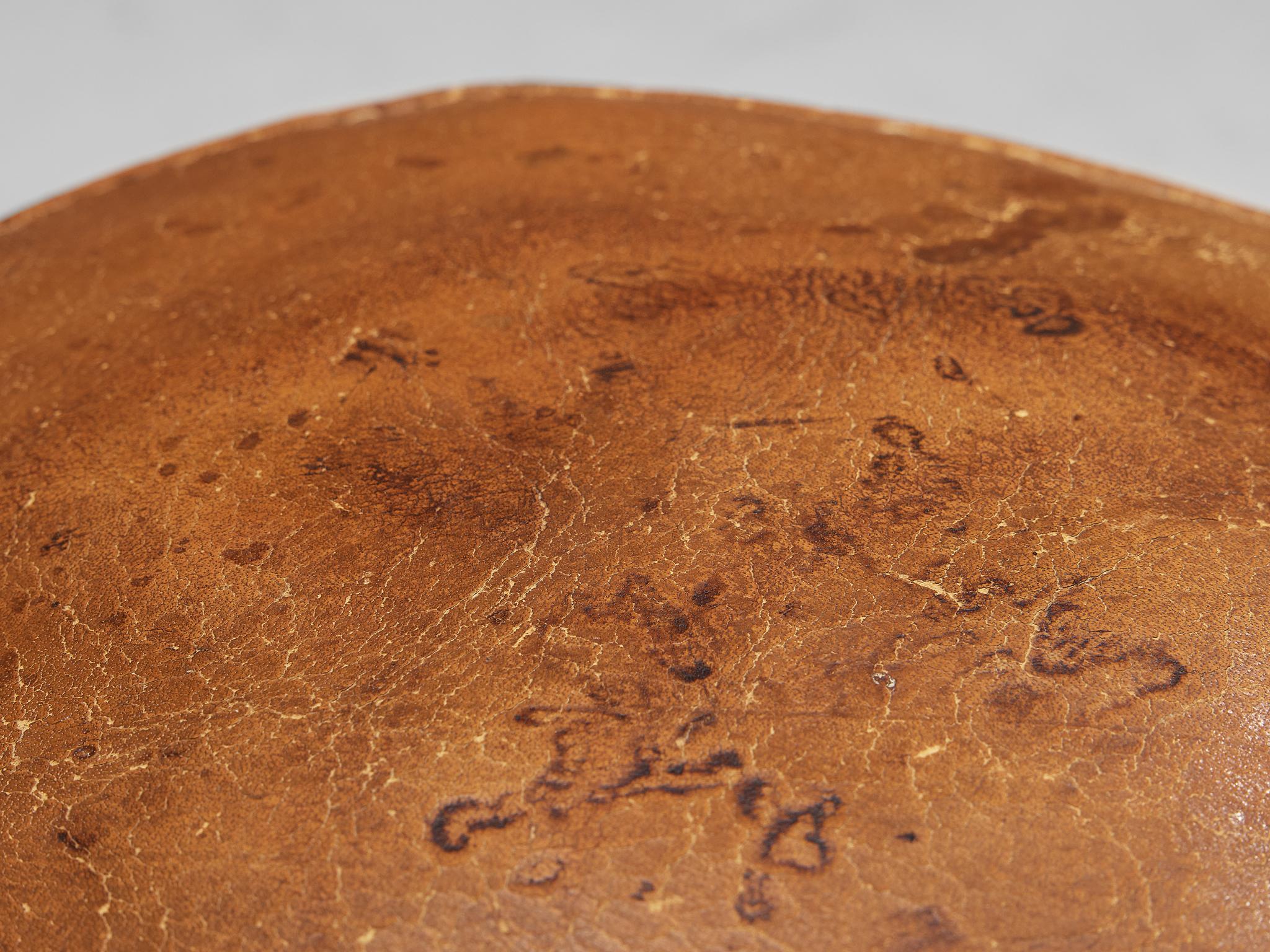 Italian Stools in Oak and Cognac Leather For Sale 4