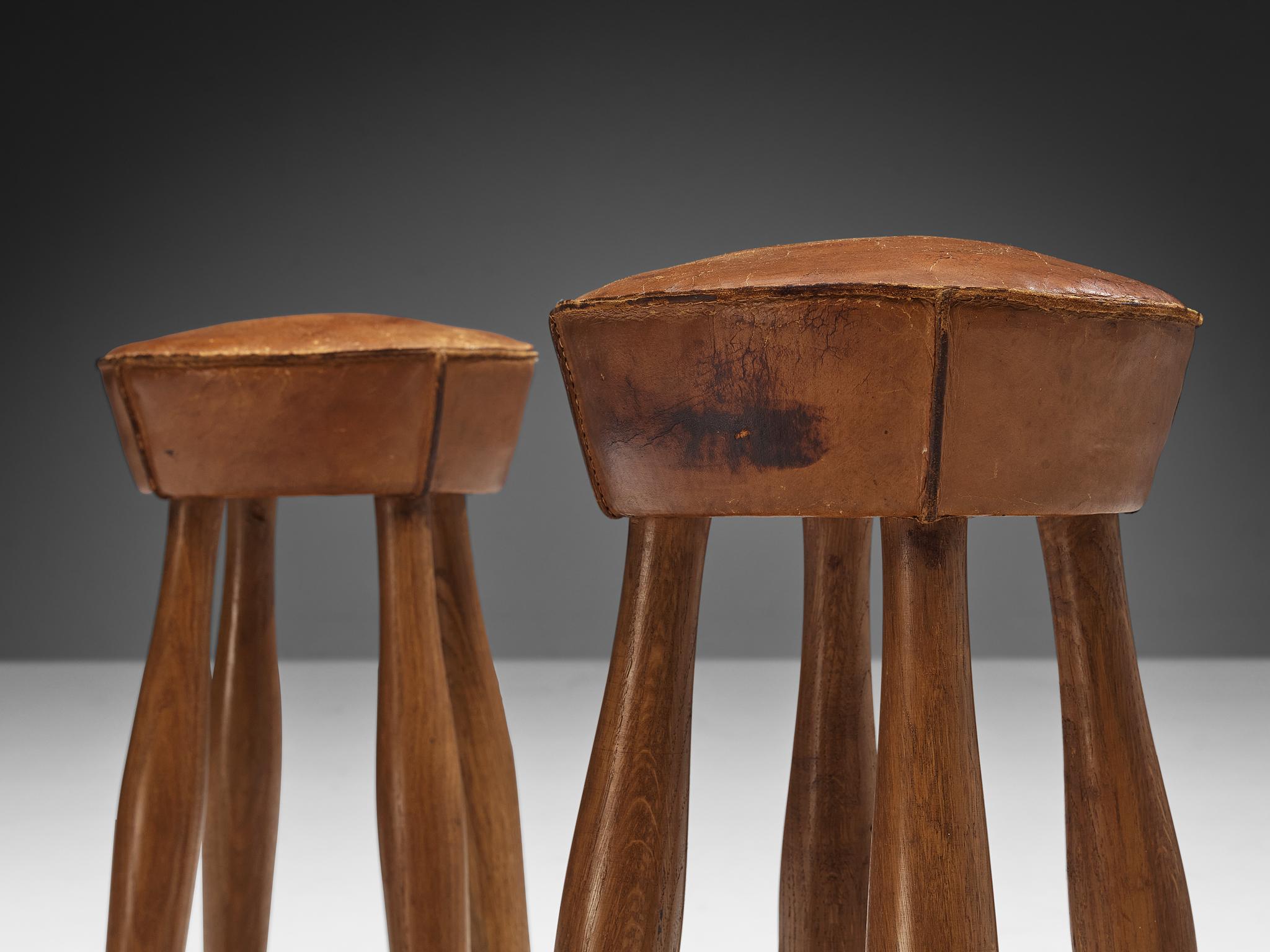 Mid-Century Modern Italian Stools in Oak and Cognac Leather For Sale