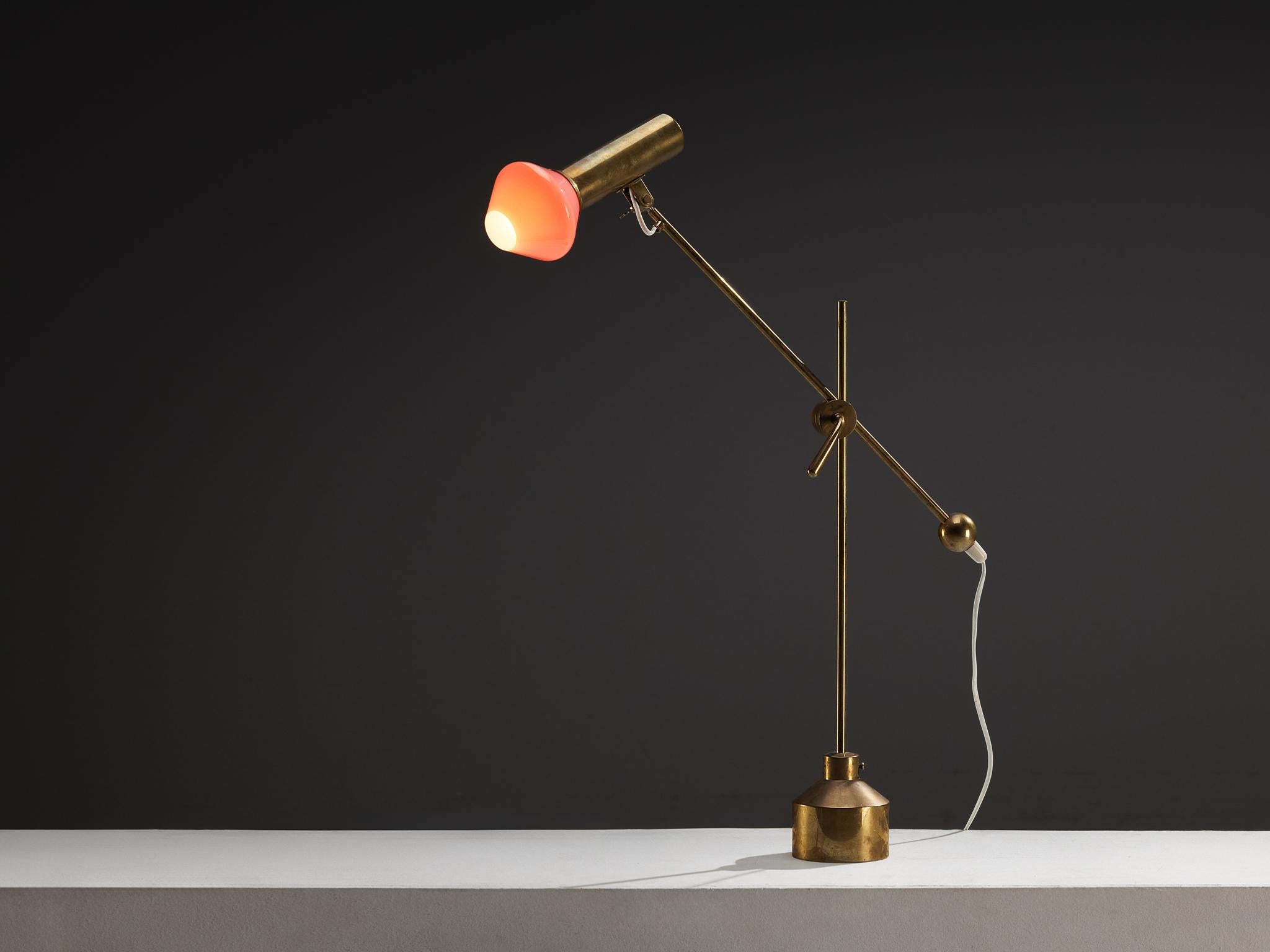 Tapio Wirkkala für Idman Seltene Schreibtischlampe aus Messing und Glas (Finnisch) im Angebot