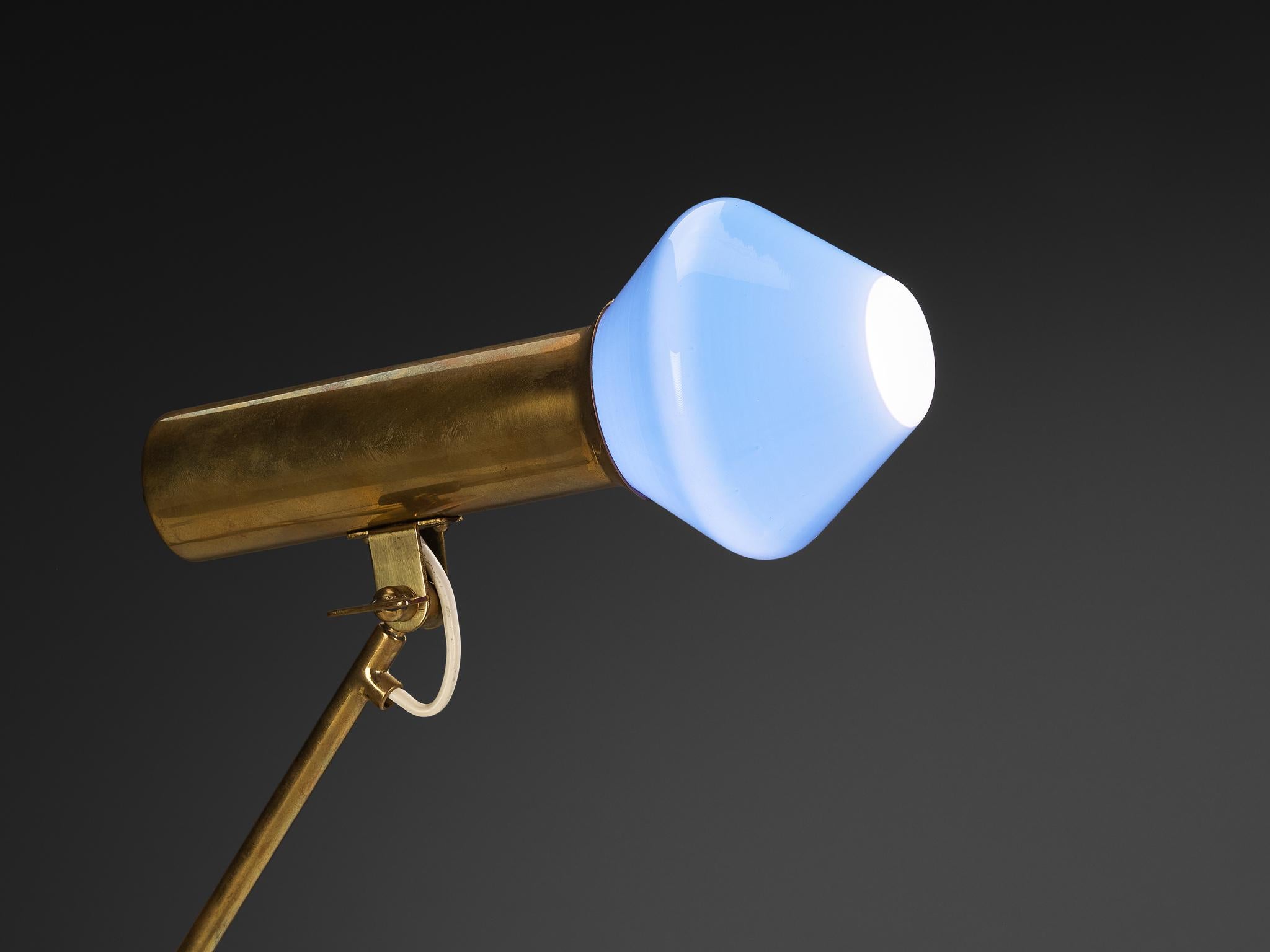 Tapio Wirkkala für Idman Seltene Schreibtischlampe aus Messing und Glas (Mitte des 20. Jahrhunderts) im Angebot