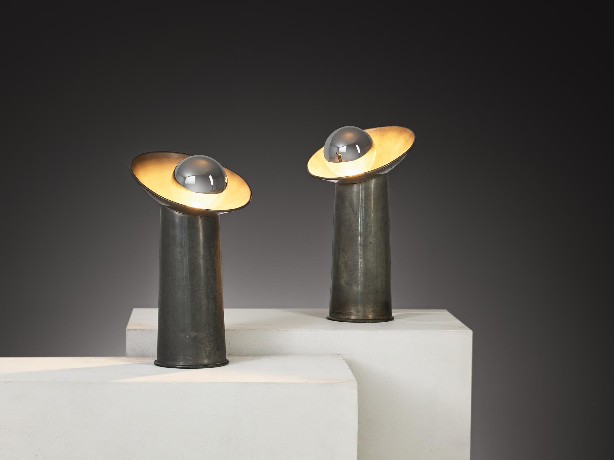 Gjlla Giani for the Nucleo Division of Sormani, 'Radar' table lamp, pewter and glass, Italy, 1971

This rare table lamp is designed by the Italian architect Gjlla Giani for the Nucleo Division of Sormani. The lamp embodies a uniform design;