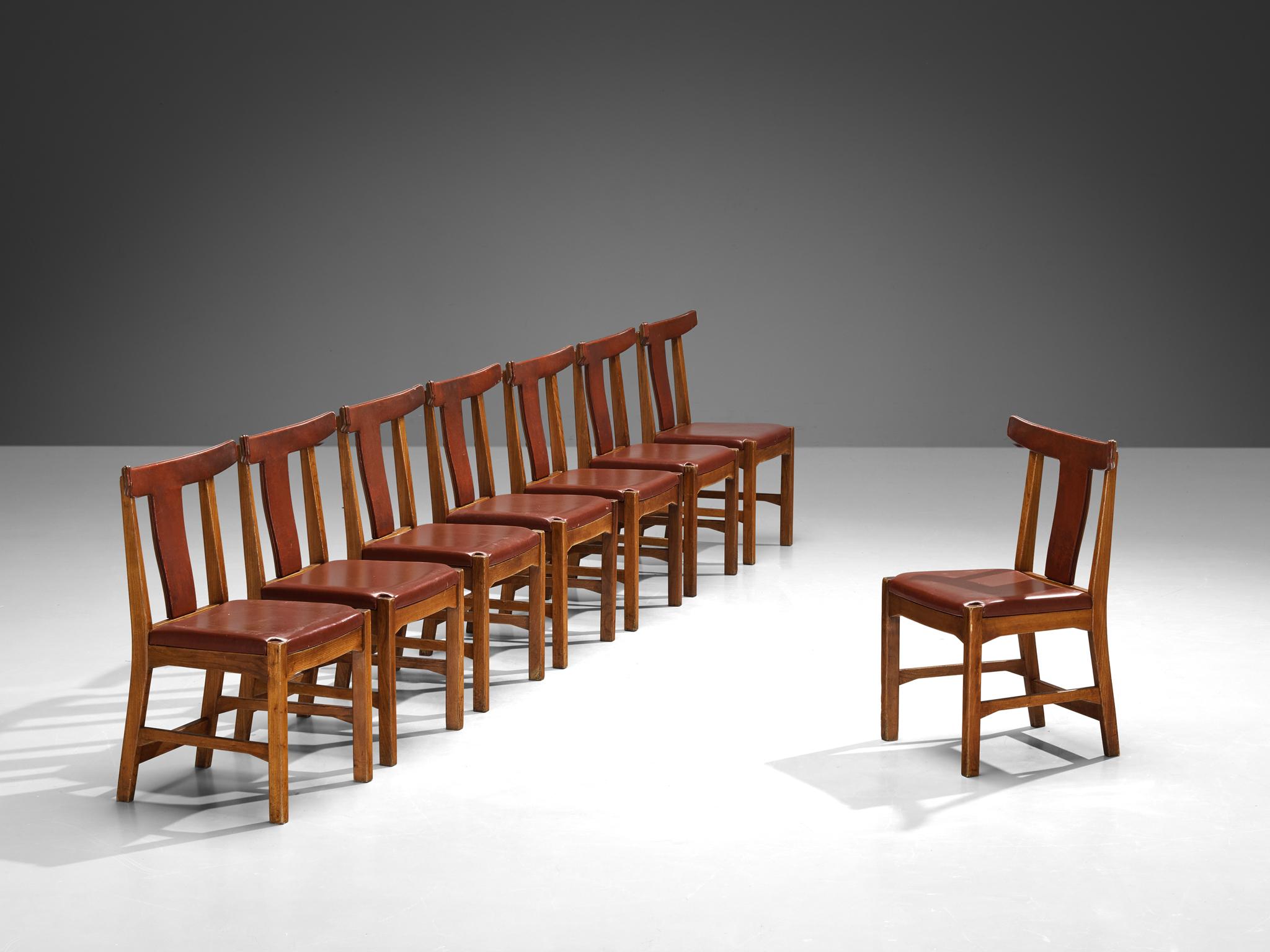 Knud E. Hansen per Søren Willadsen Møbelfabrik, set di otto sedie da pranzo, pelle, olmo, Danimarca, 1952

Un raffinato set di sedie da pranzo, progettato dal designer danese Knud E. Hansen e realizzato dalle abili mani della Søren Willadsens