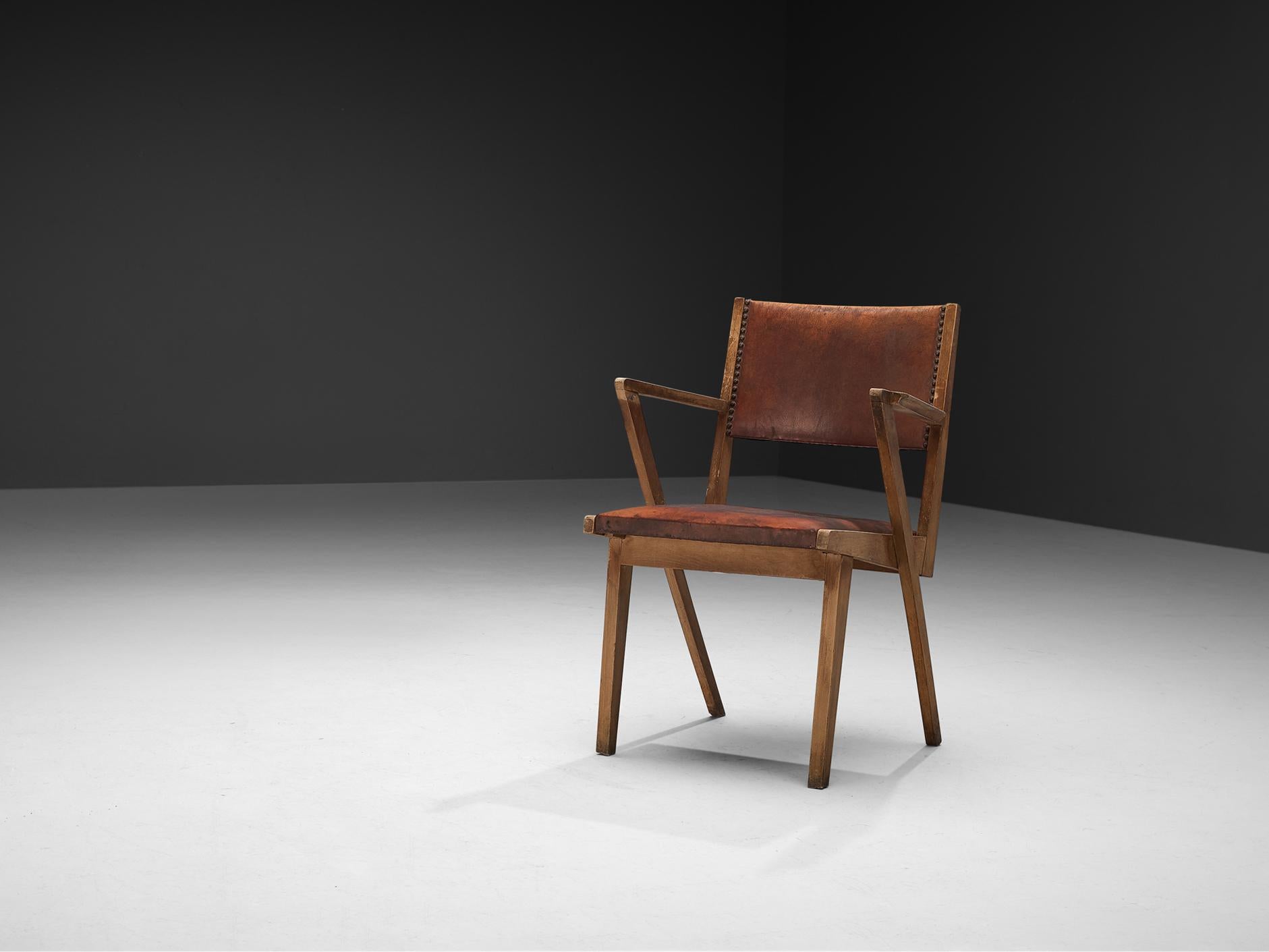 Paul Vandenbulcke für De Coene (De Eik-Le Chêne), Sessel Modell 'Efac', Leder, Messing, Buche, Belgien, um 1950 

Der Efac-Stuhl, der in den 1950er Jahren von dem Designer und Dekorateur Paul Vandenbulcke (1916-1974) entworfen und von De Coene