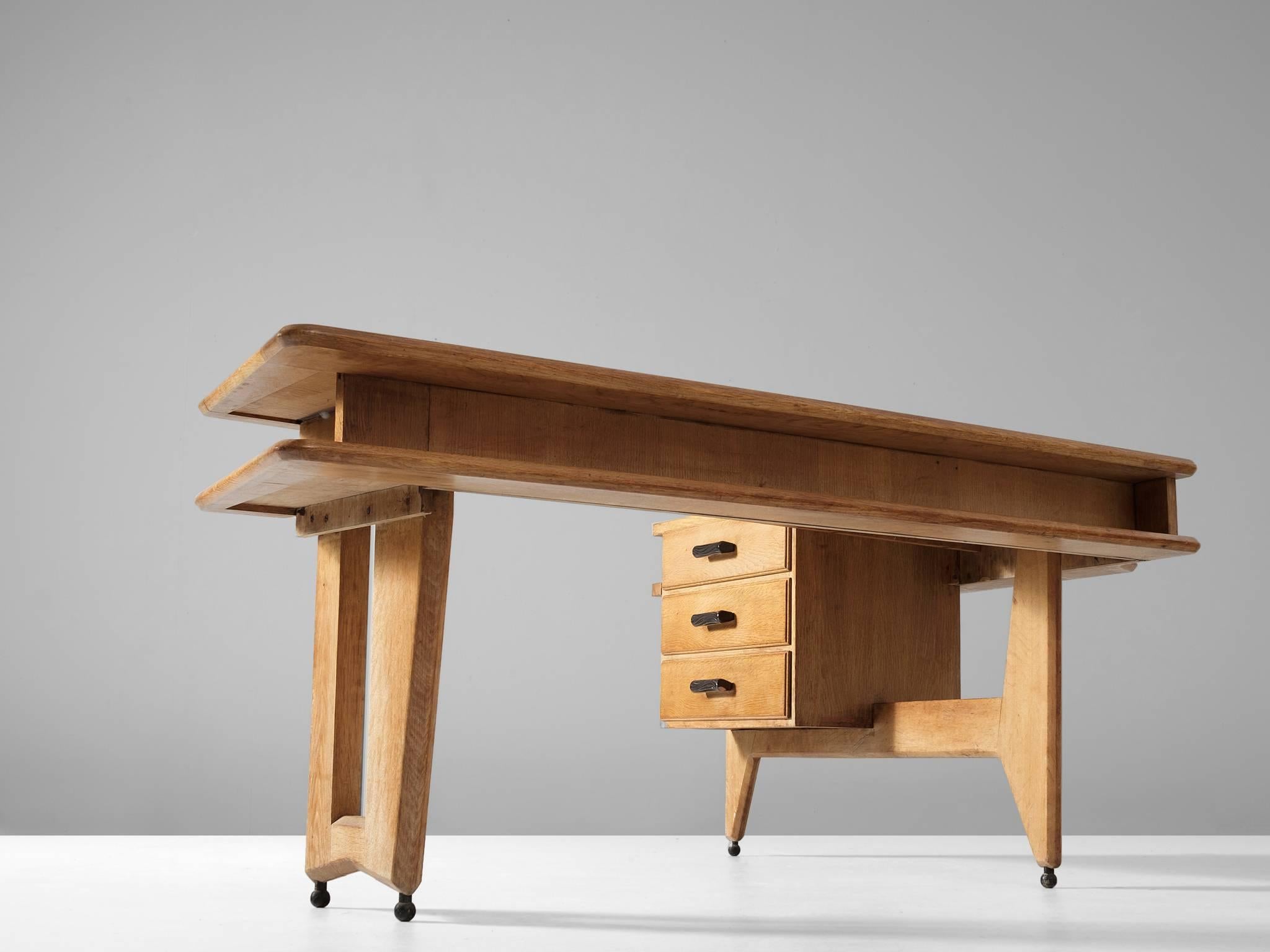 Guillerme & Chambron Desk and Return in Solid Oak  In Good Condition In Waalwijk, NL