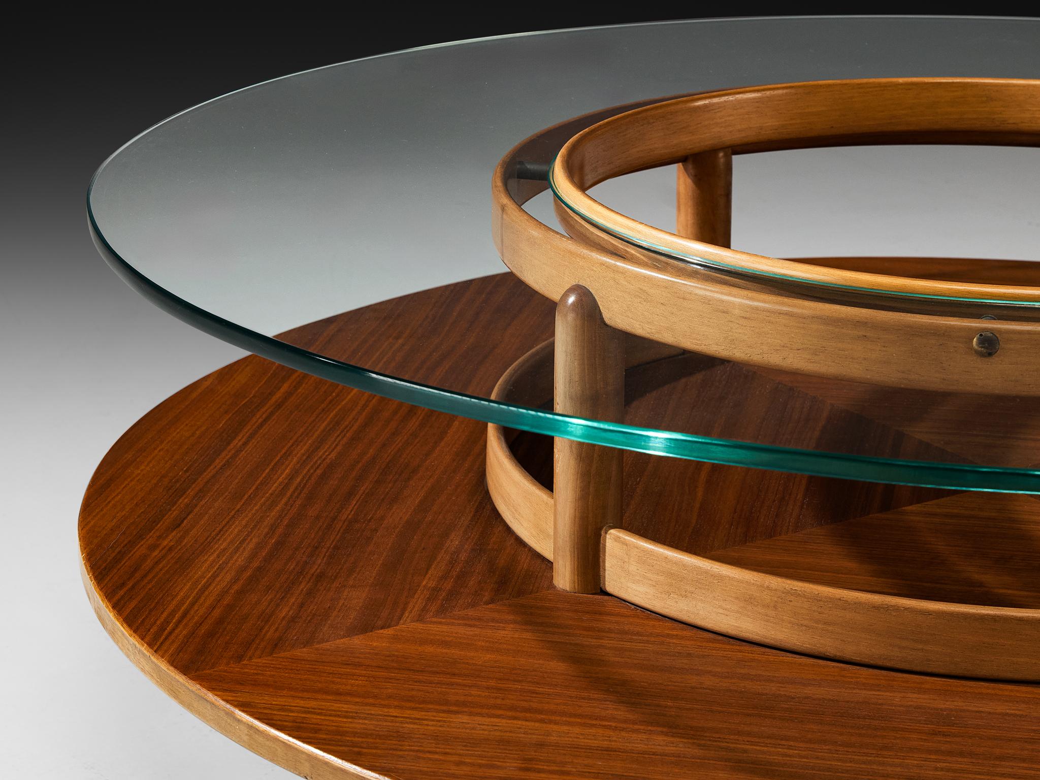 Gianfranco Frattini Round Coffee Table in Walnut and Glass In Good Condition For Sale In Waalwijk, NL