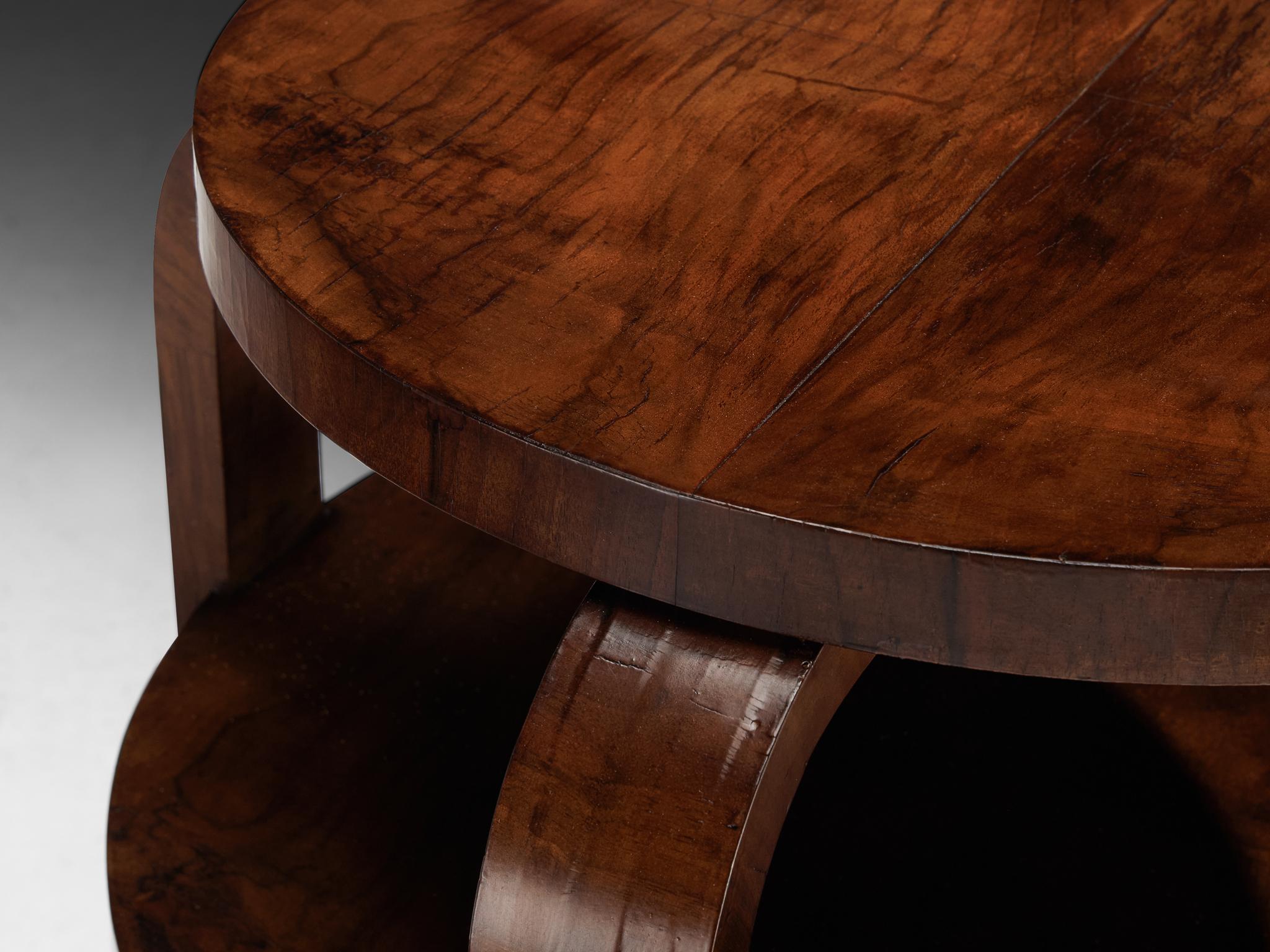 Art Deco Italian Round Side Table in Walnut In Good Condition For Sale In Waalwijk, NL