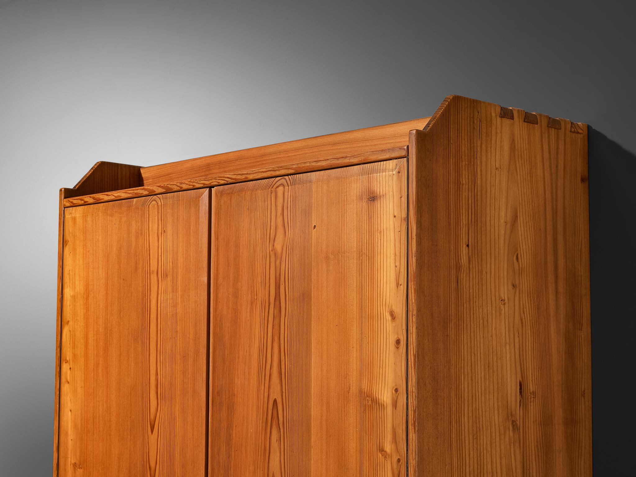 French Cabinet in Pine and Brass Details For Sale 2