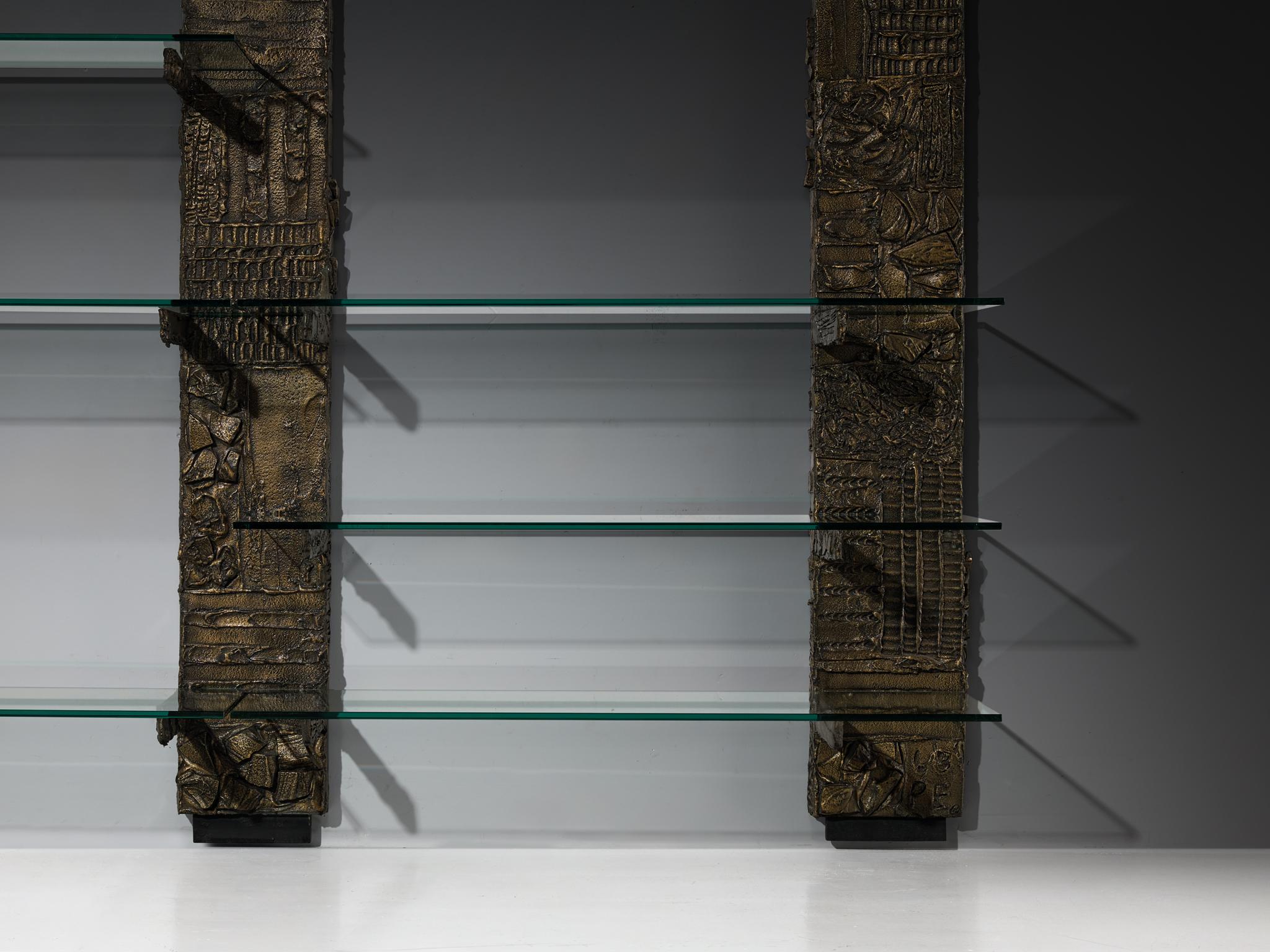 Paul Evans for Directional 'PE 68' Wall Unit in Bronzed Resin and Glass In Good Condition For Sale In Waalwijk, NL