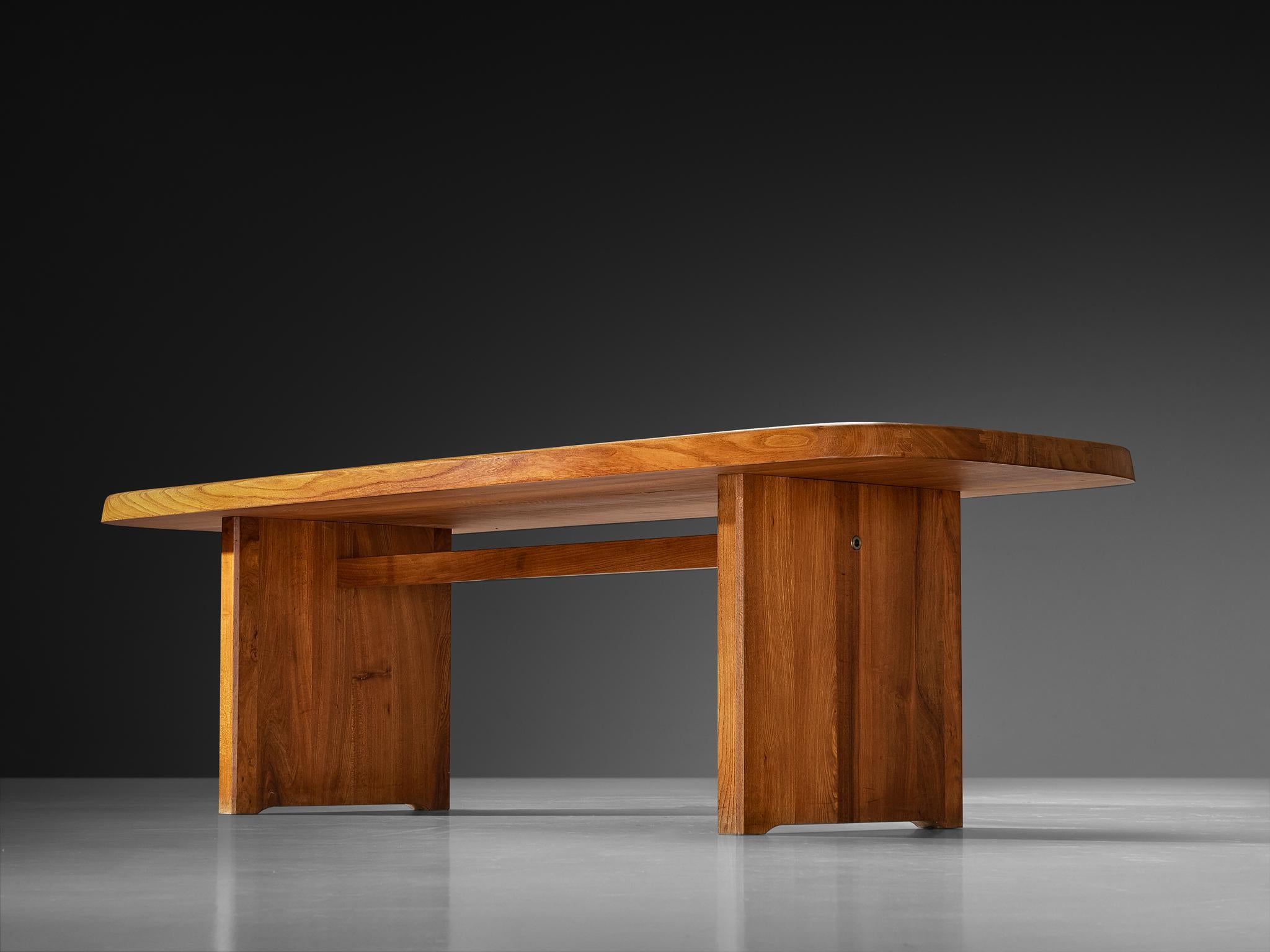 Mid-Century Modern Table de salle à manger 'T20A' de Pierre Chapo en orme massif en vente