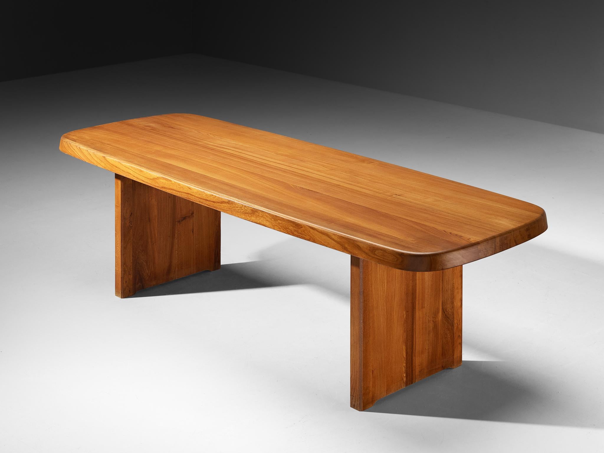 Table de salle à manger 'T20A' de Pierre Chapo en orme massif Bon état - En vente à Waalwijk, NL