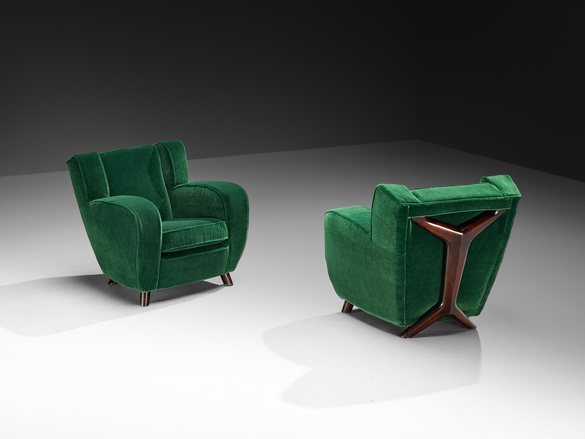 italien Paire de chaises longues modernes du milieu du siècle en mohair vert forêt par Pierre Frey en vente