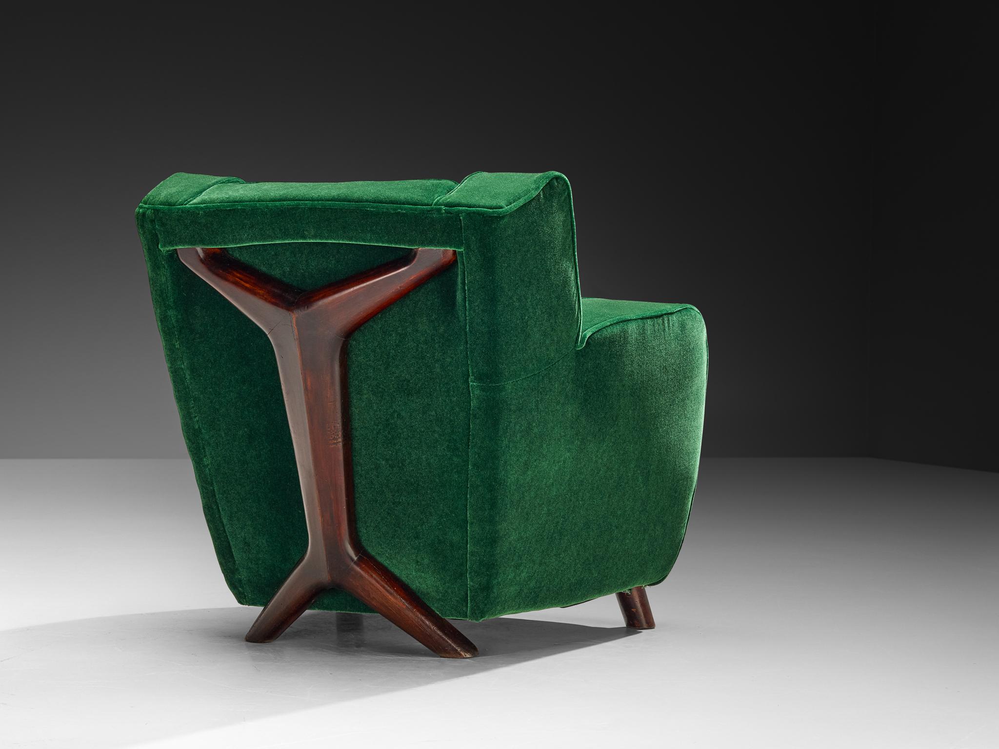 Mohair Paire de chaises longues modernes du milieu du siècle en mohair vert forêt par Pierre Frey en vente