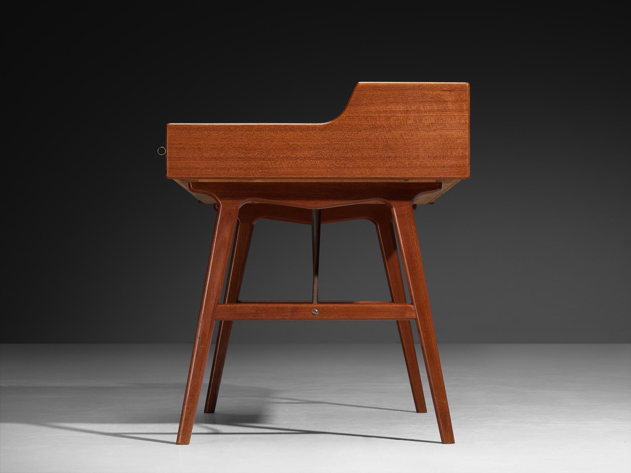 Arne Wahl Iversen for Vinde Møbelfabrik Writing Desk in Teak In Good Condition For Sale In Waalwijk, NL
