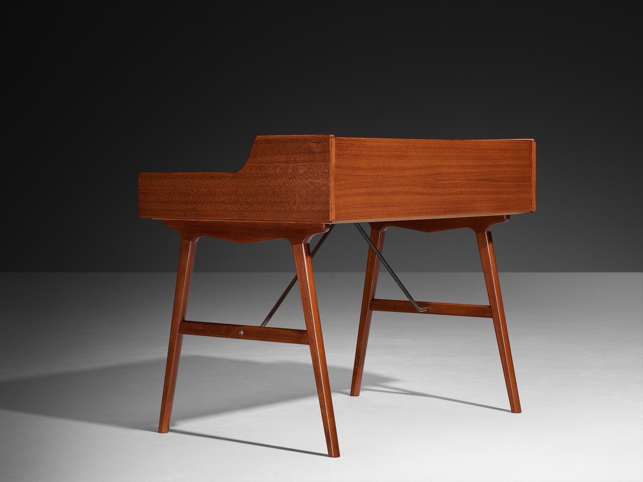 Arne Wahl Iversen for Vinde Møbelfabrik Writing Desk in Teak For Sale 1