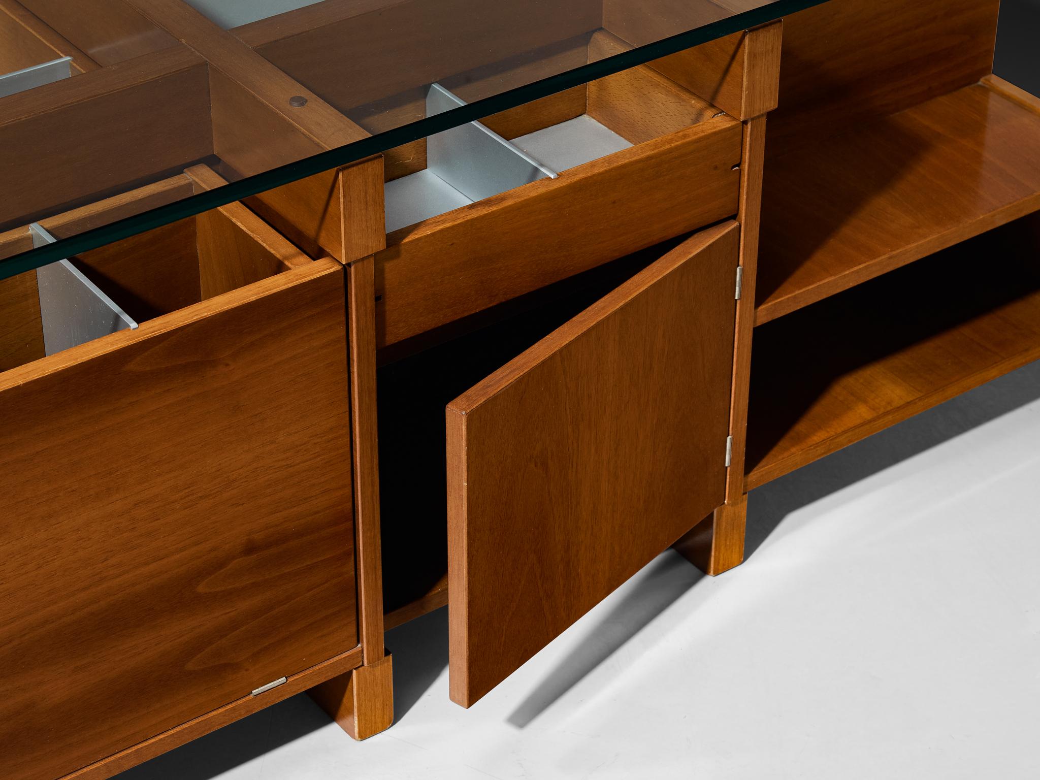 1970s Italian Assymetrical Grid Coffee Table in Walnut and Glass For Sale 5