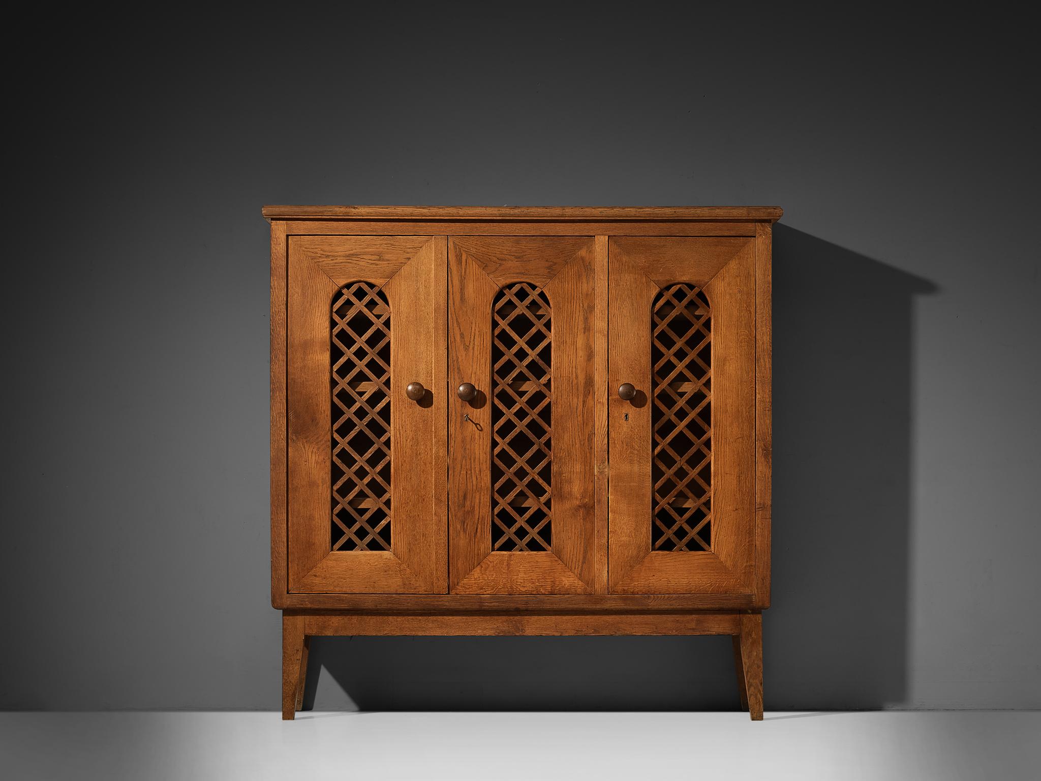 Italian 1940s Cabinet in Solid Oak with Latticework For Sale